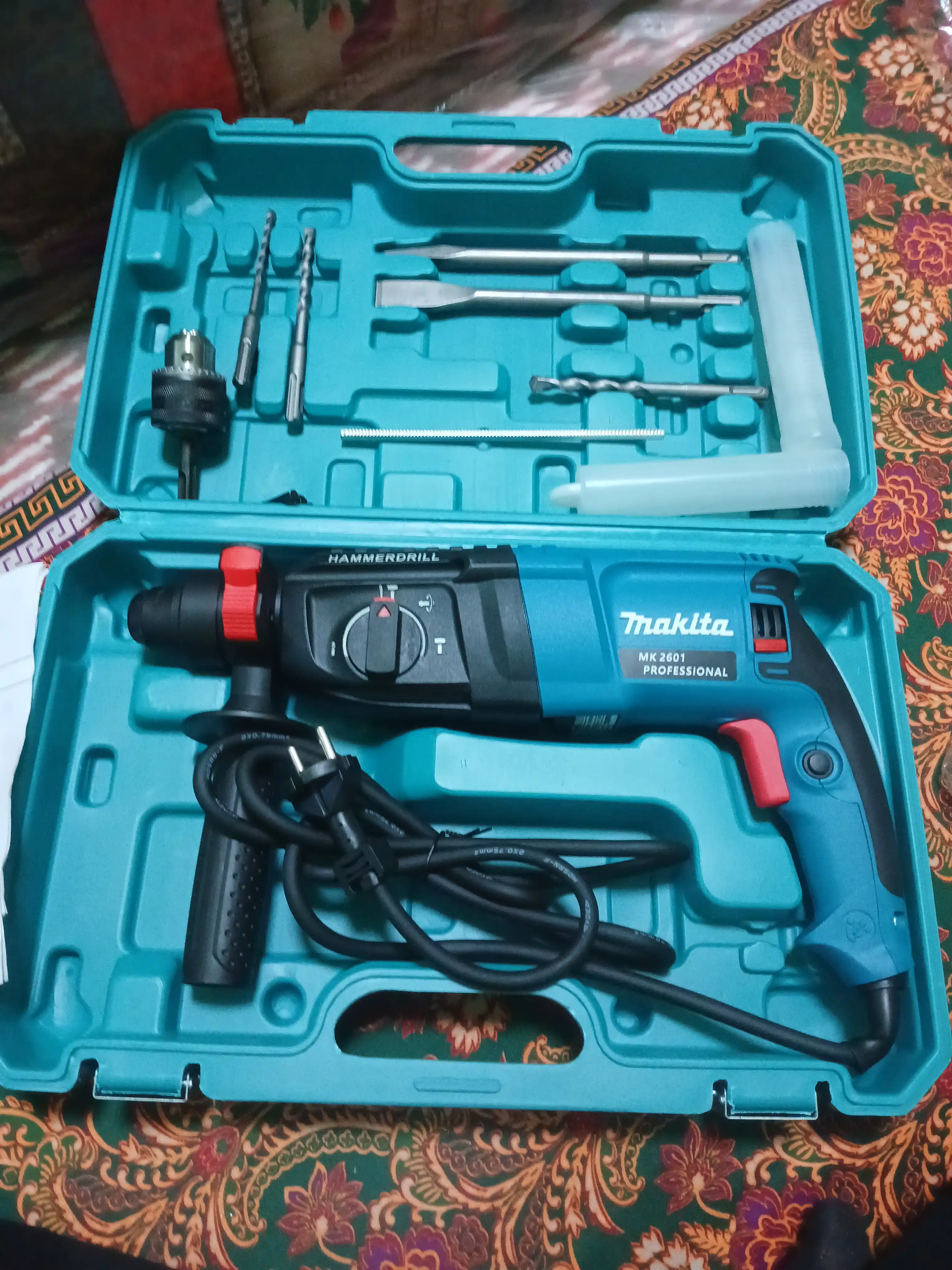 Perforator SDS PLUS, 26 mm, 800 Vt, 900 aylanish/min, 5 bur to'plamda