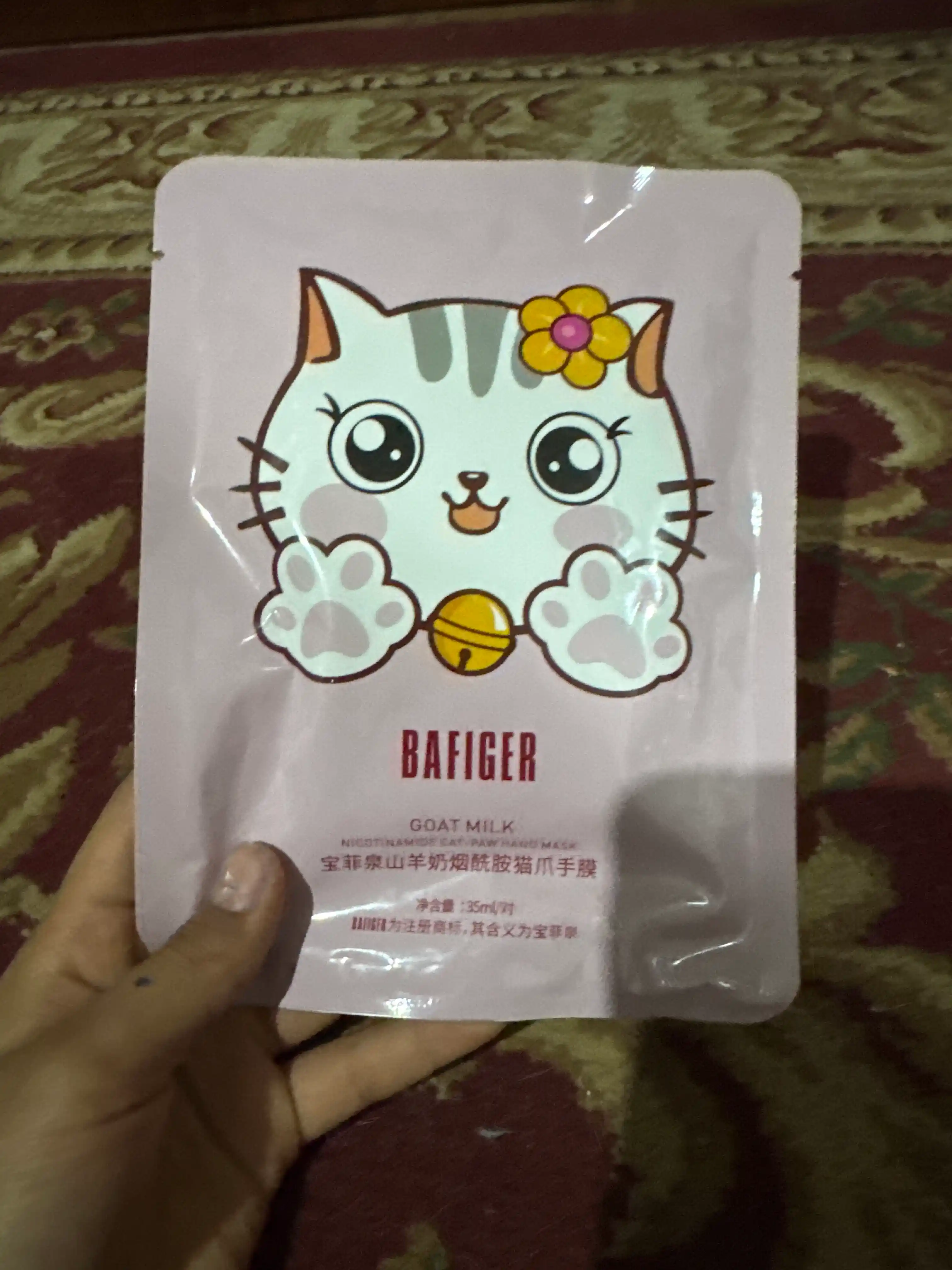 Namlovchi qo‘l va oyoq uchun maska tovon uchun paypoq oqartiruvchi niqob qo‘lqoplar paypoq