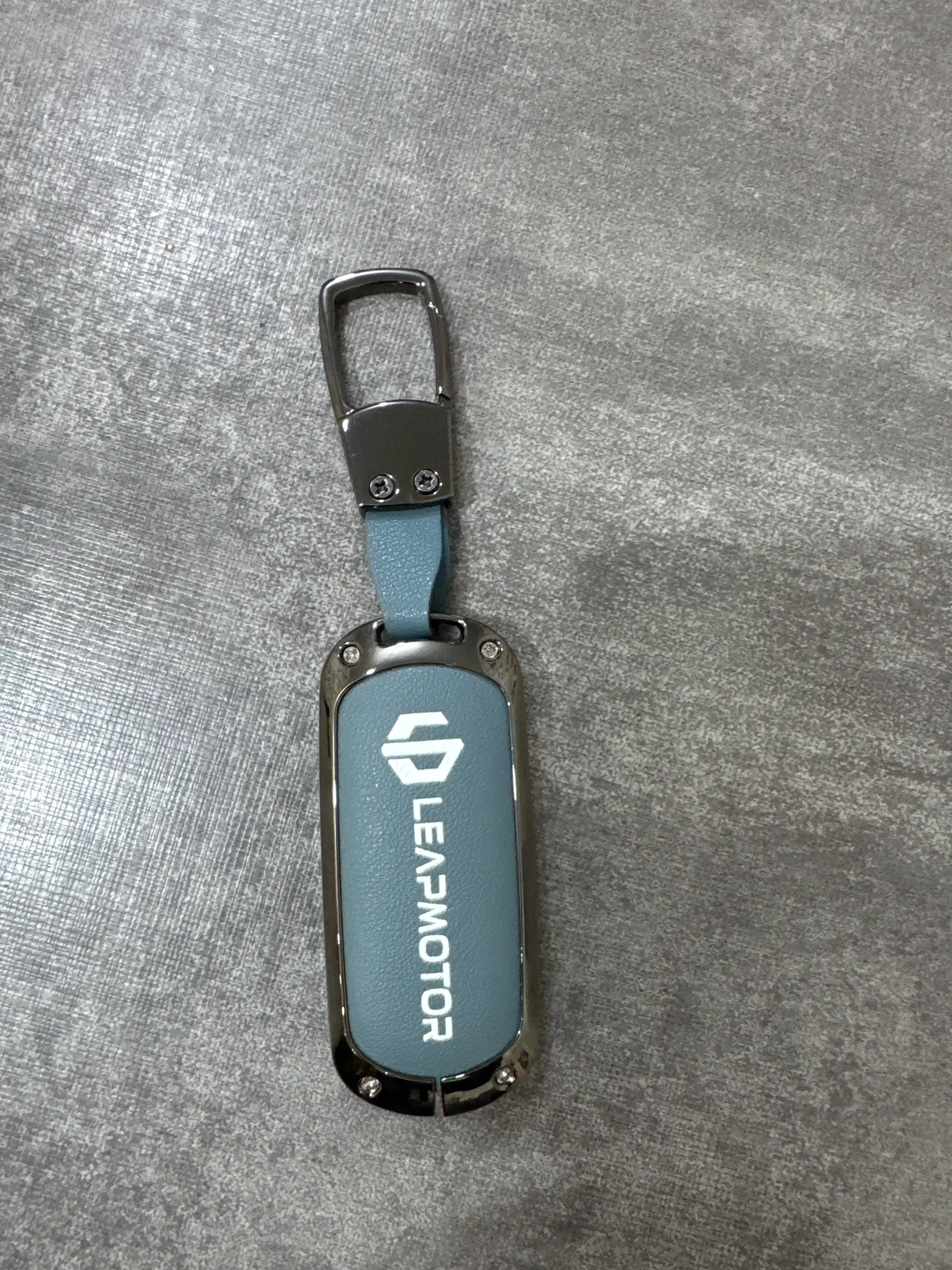 Leapmotor C01, C11, C16 avtomobili kaliti uchun metal va kojadan qilingan g'ilof