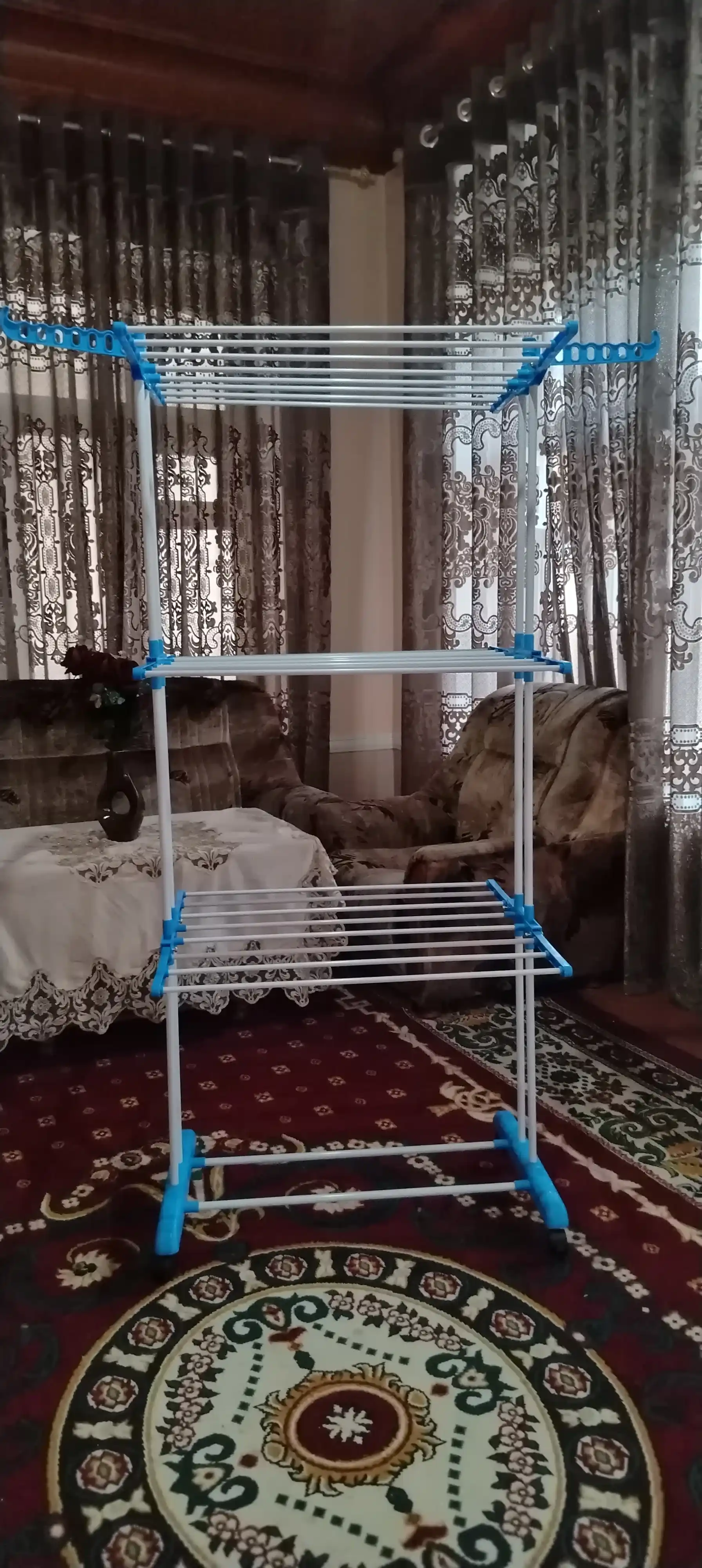 Kiyim quritgich,sushilka polda turadigan,yig'iladigan,vertikal, kiyim va poyabzallar uchun