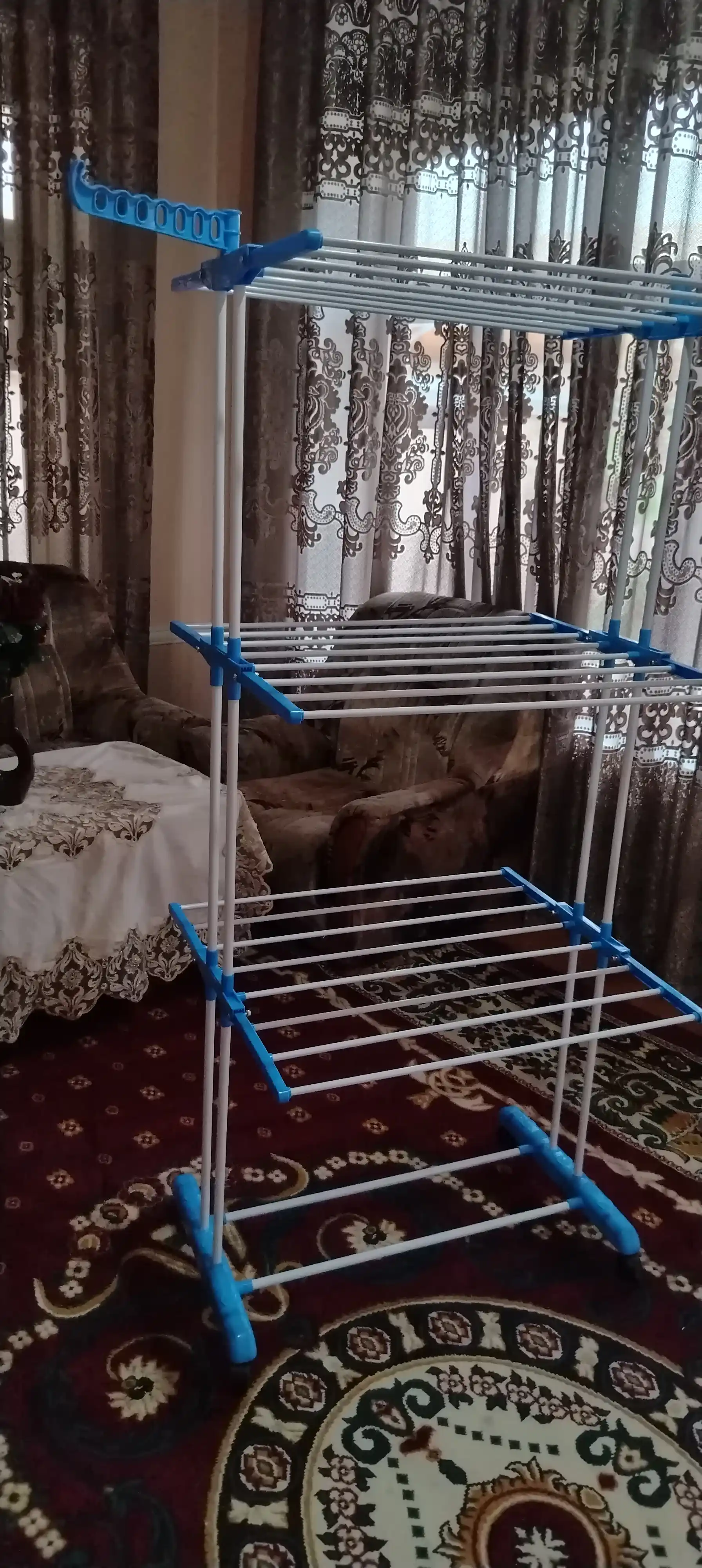 Kiyim quritgich,sushilka polda turadigan,yig'iladigan,vertikal, kiyim va poyabzallar uchun