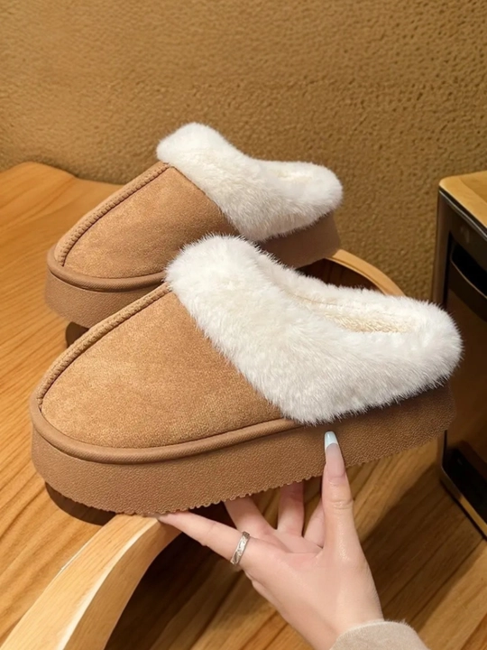 Mo'ynali astarli ayollar uchun kalta Ugg etiklari. 1 o'lcham kichik
