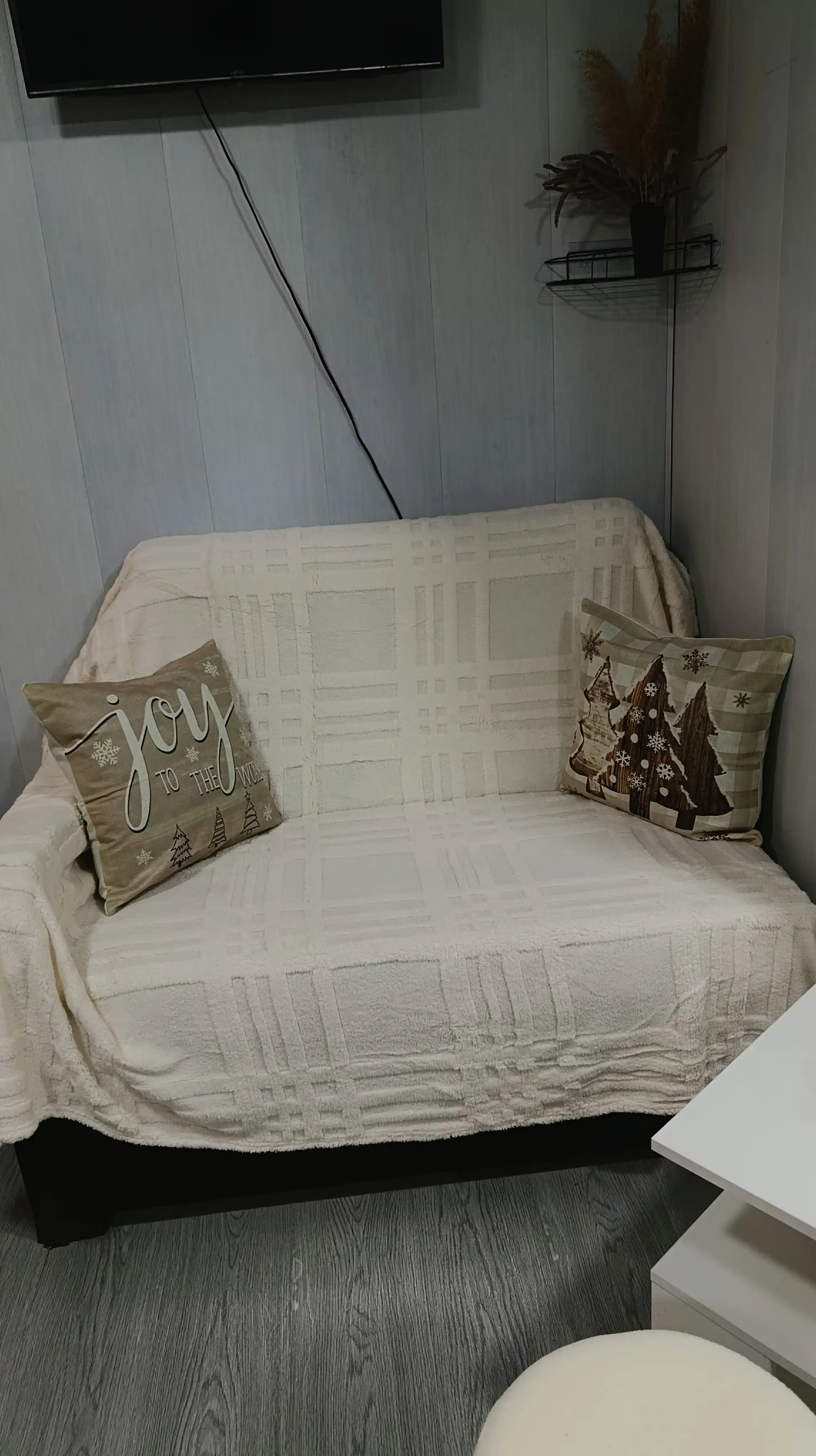 Yangi yil bezakli naqshli dekorativ yostiq g‘ilofi 45×45 sm,kompekt 2 dona
