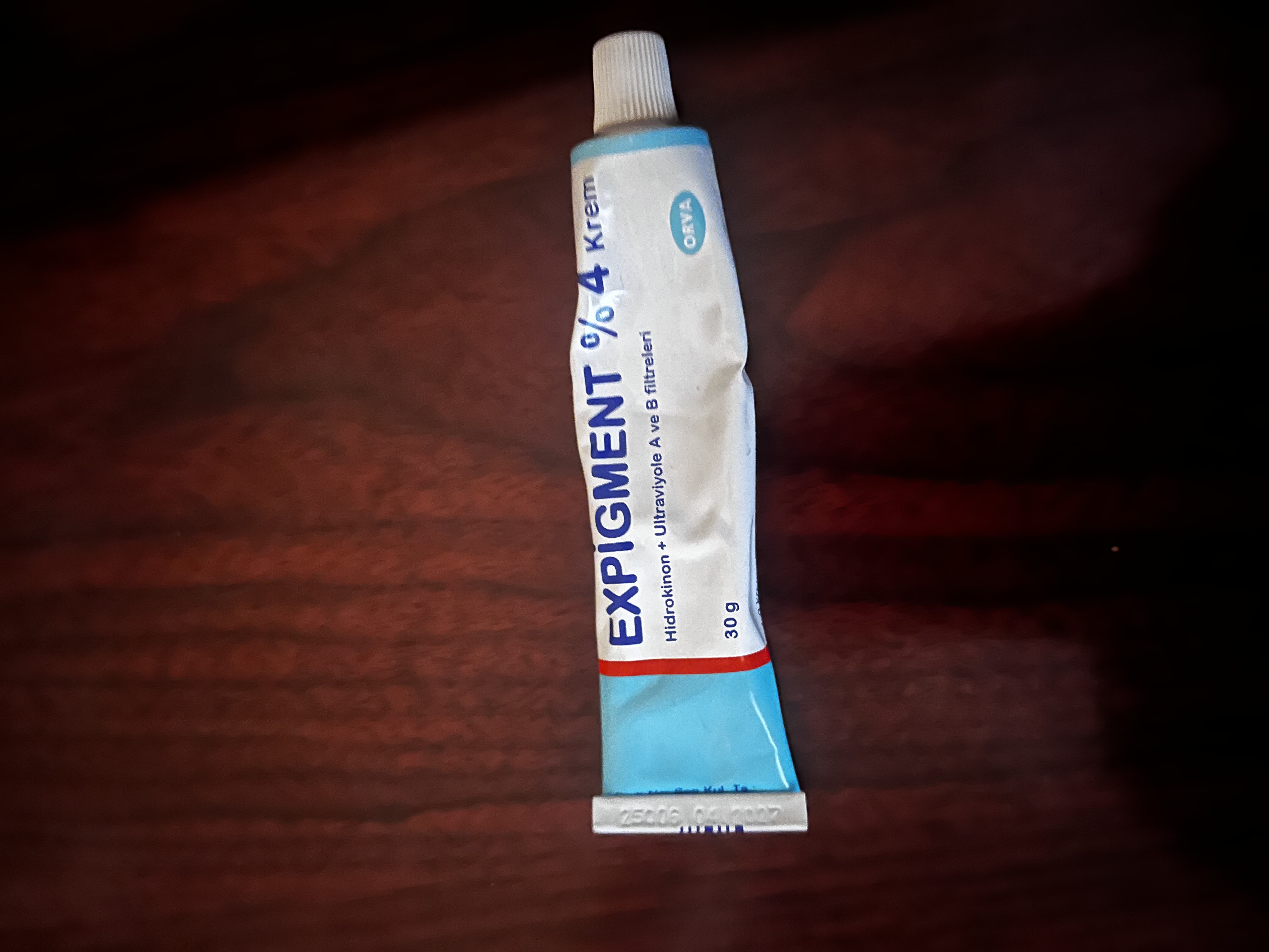Крем отбеливающий, мазь для лица от пигментации "мелазмы" и веснушек Expigment 4%, 30 г
