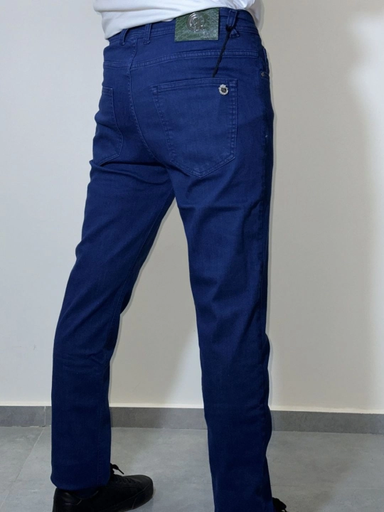 To'q ko‘k slim fit jinsi, bahorgi, kichik o'lchamli