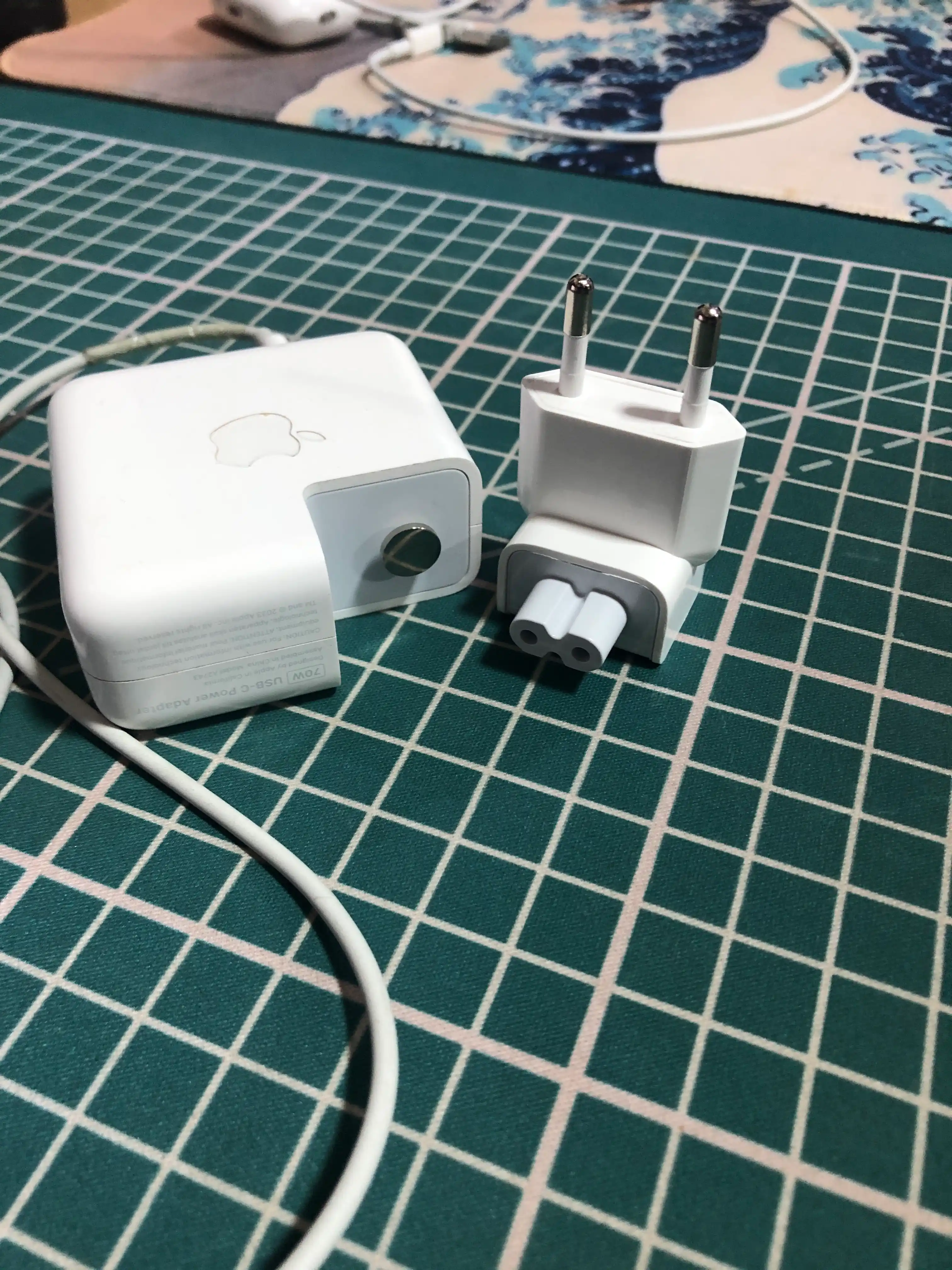 MacBook va iPad uchun EuroVilk adapteri va quvvatlash moslamasi