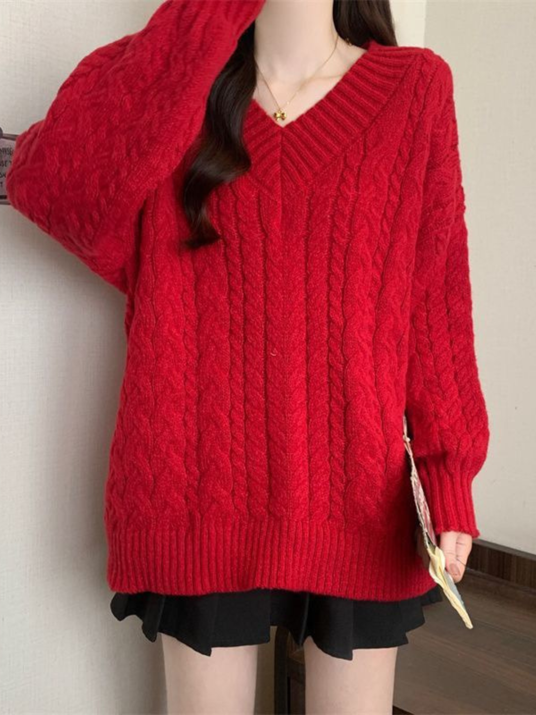 Ayollar oversize sviteri, V shaklli yoqa, naqshli to‘qima 42–46 — ELLY FASHION