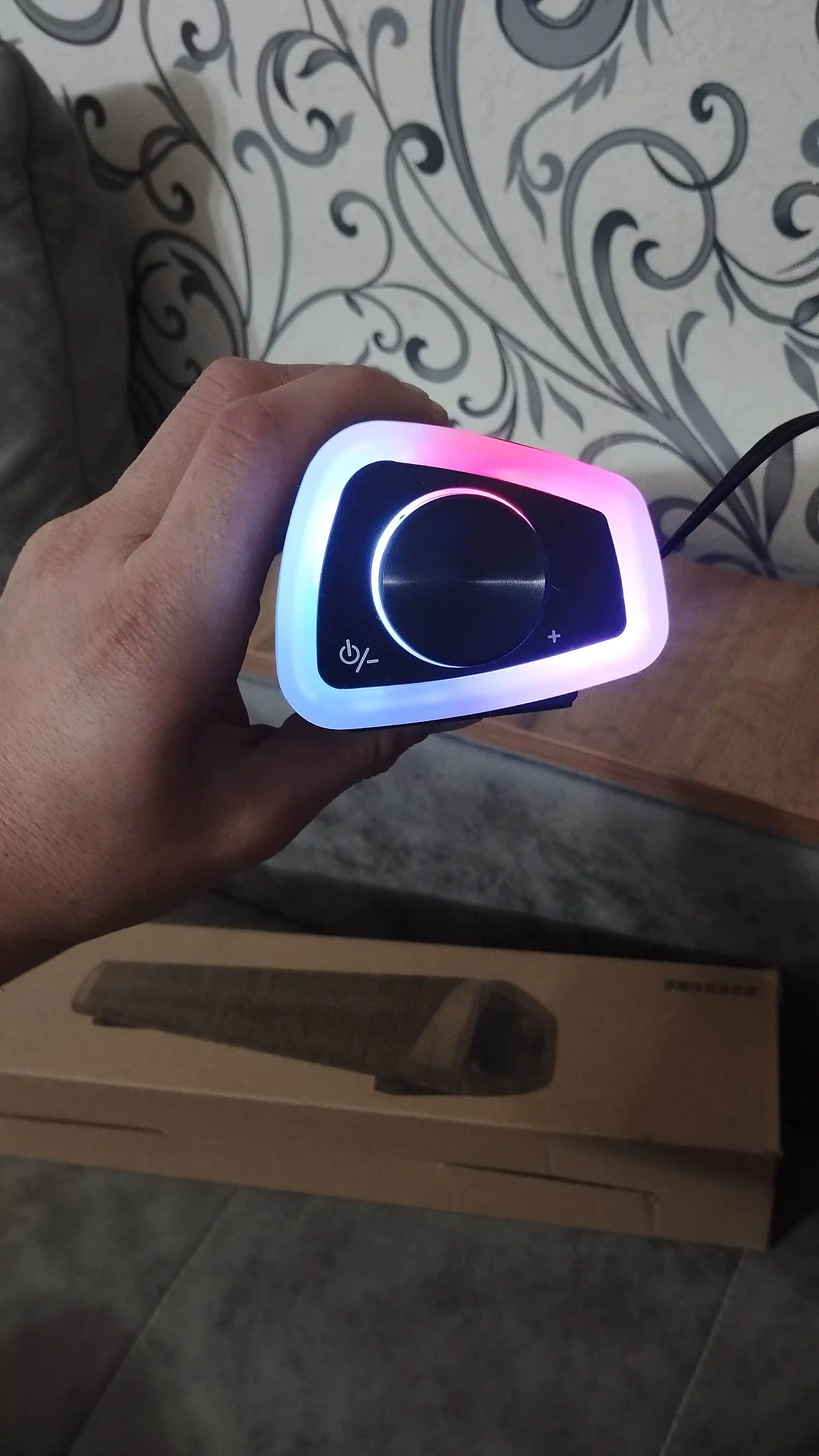 Simli kolonka kompyuter va telefon uchun, RGB yoritgichli soundbar