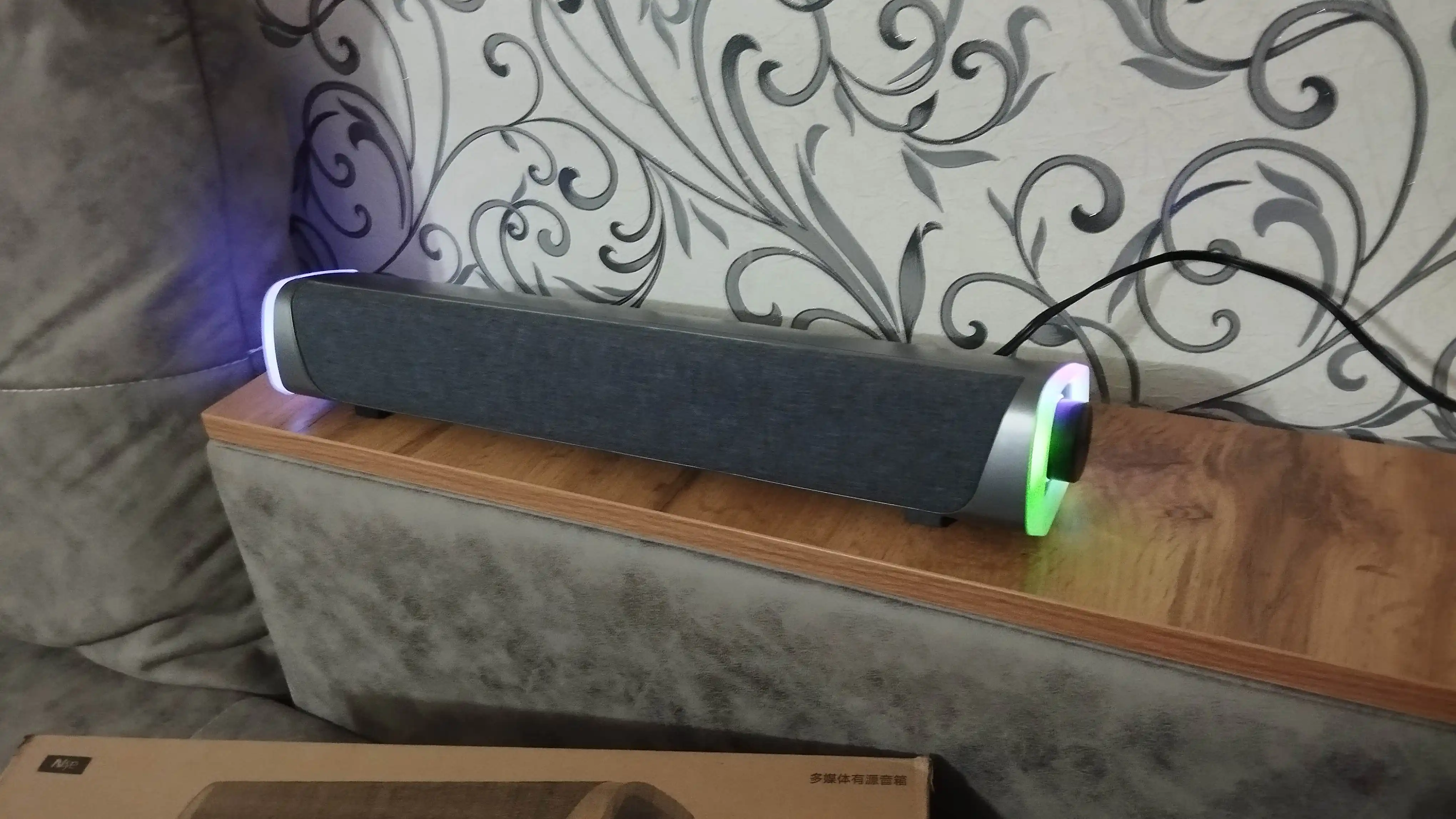 Simli kolonka kompyuter va telefon uchun, RGB yoritgichli soundbar