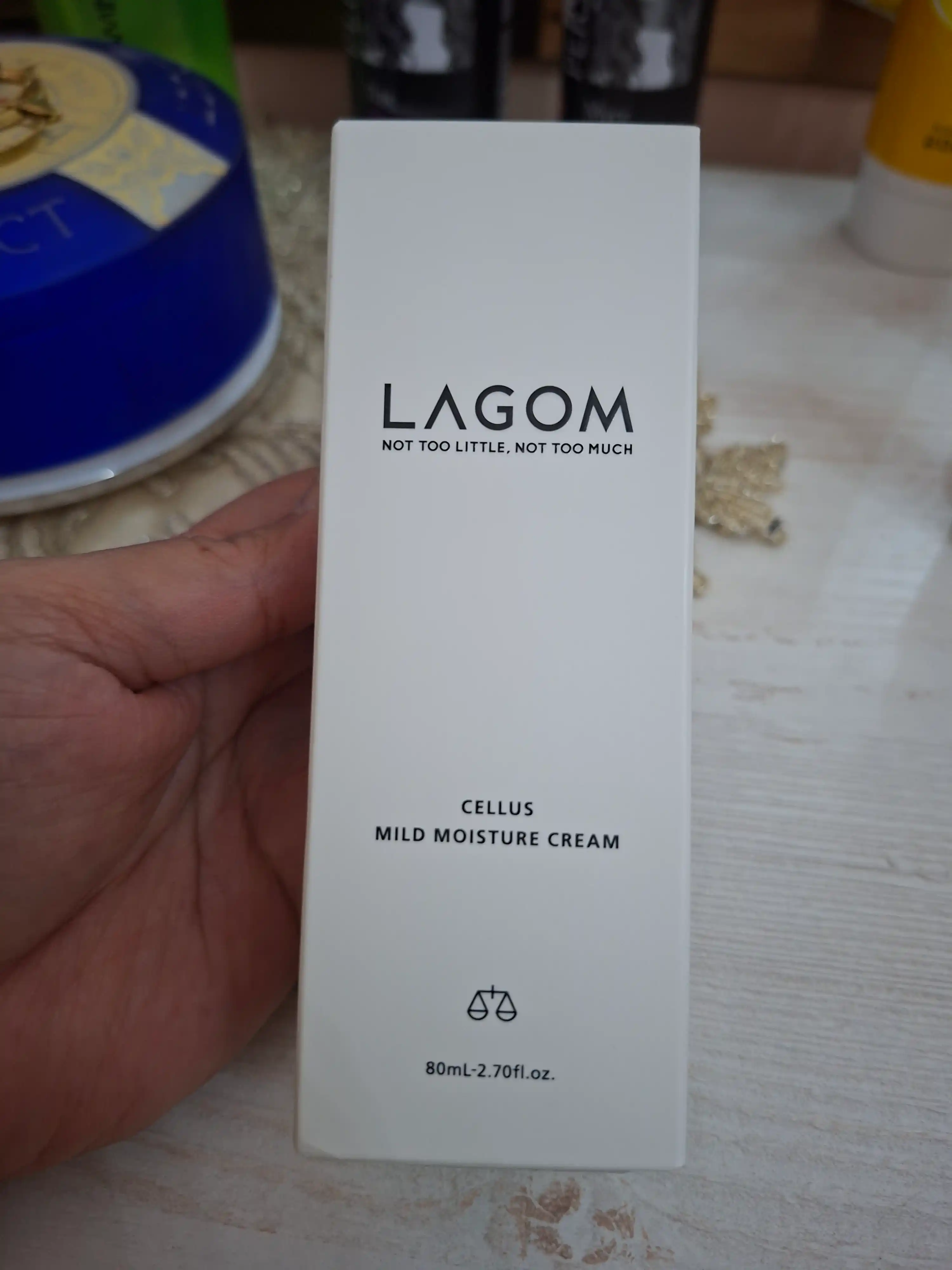LAGOM — Yuz uchun krem, terini yorqinlashtirish, oziqlantirish va tiklash uchun