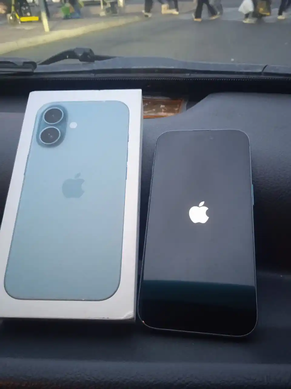 Смартфон iPhone 16, 128/256 ГБ, SIM/DualSIM, чехол и стекло в подарок