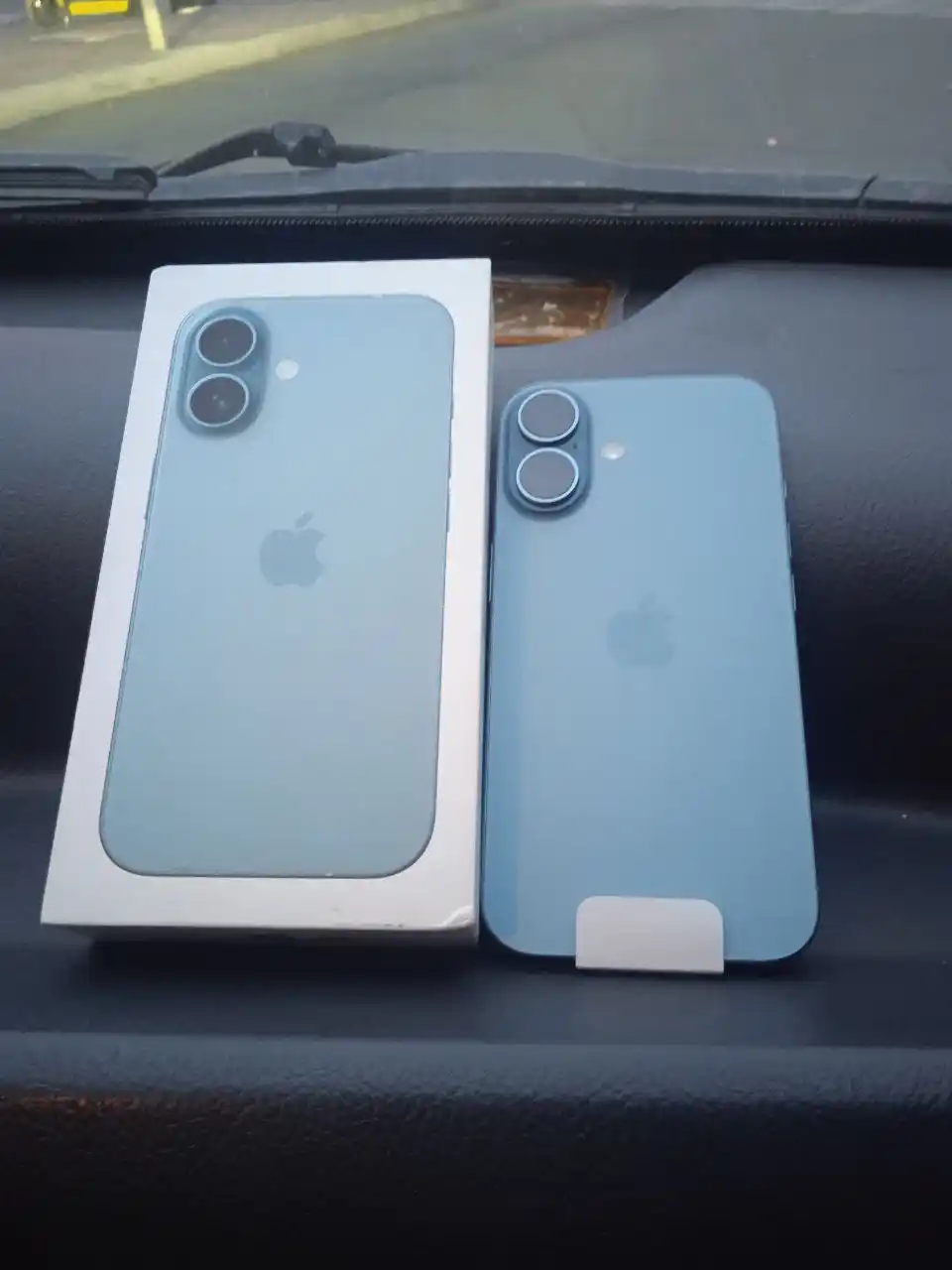 Смартфон iPhone 16, 128/256 ГБ, SIM/DualSIM, чехол и стекло в подарок