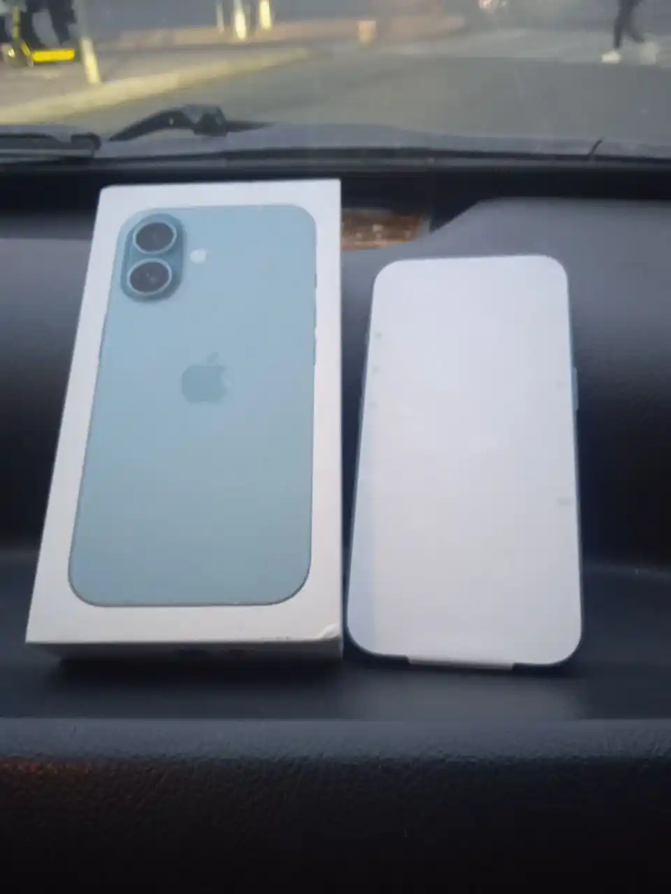 Смартфон iPhone 16, 128/256 ГБ, SIM/DualSIM, чехол и стекло в подарок