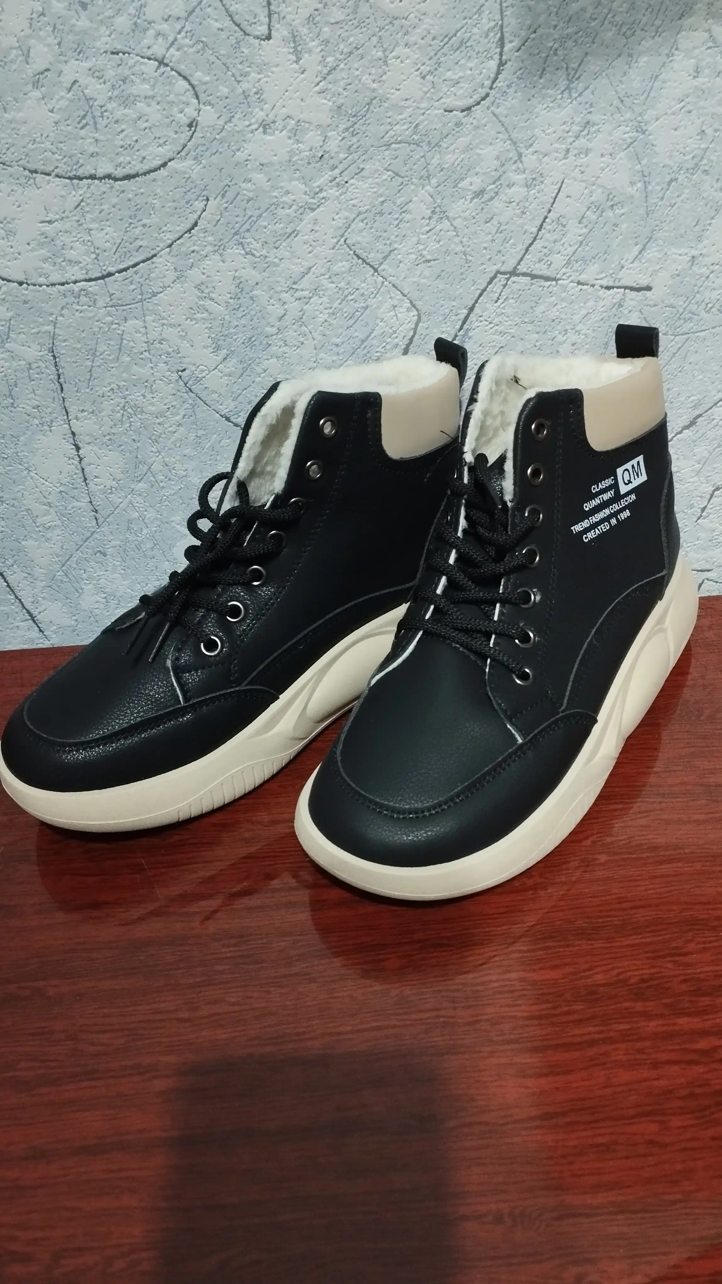 Зимние кроссовки с мехом, женские, зимние, на 1 размер маломерка, 36-40