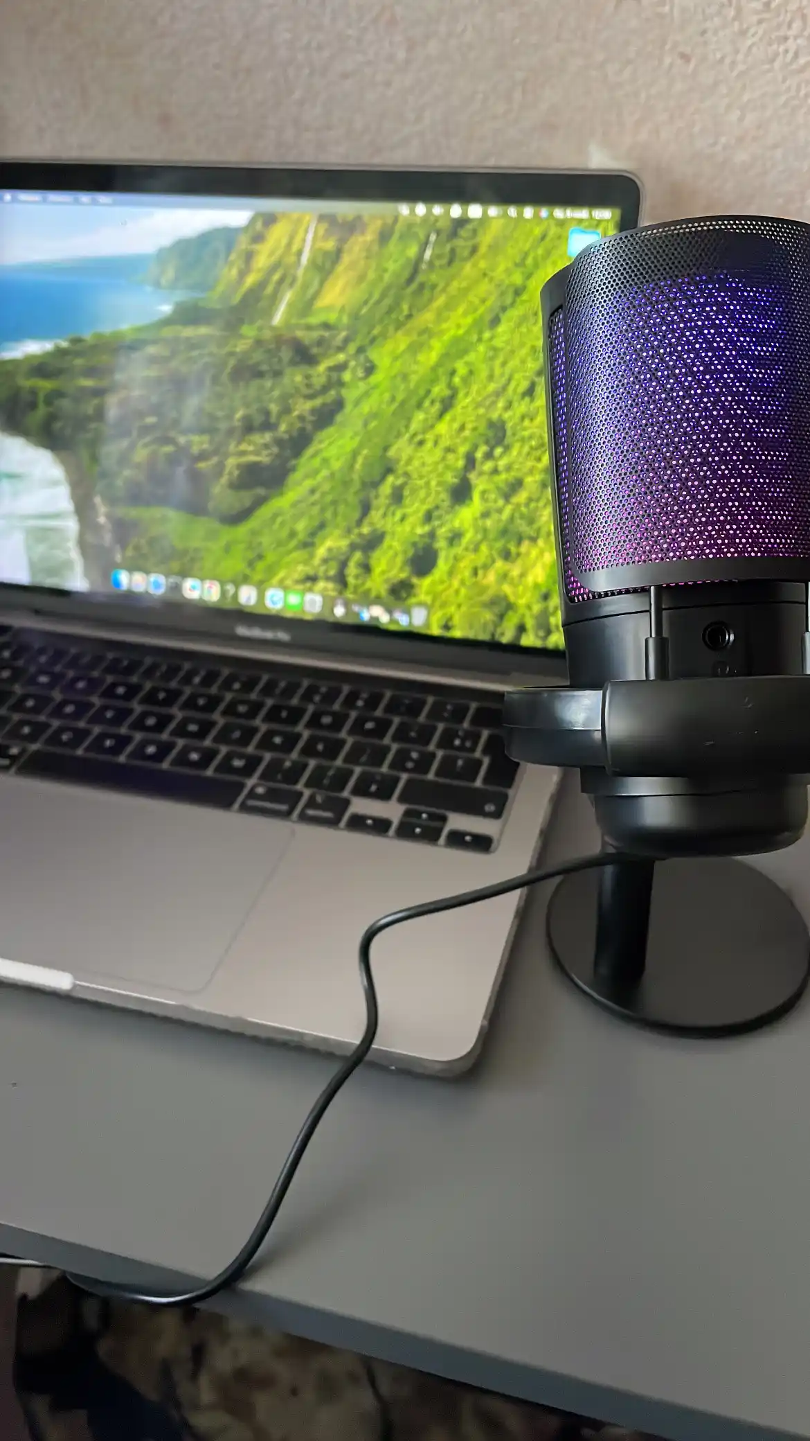 Игровой конденсаторный RGB микрофон ME6S со стойкой, шок-маунтом и поп-фильтром