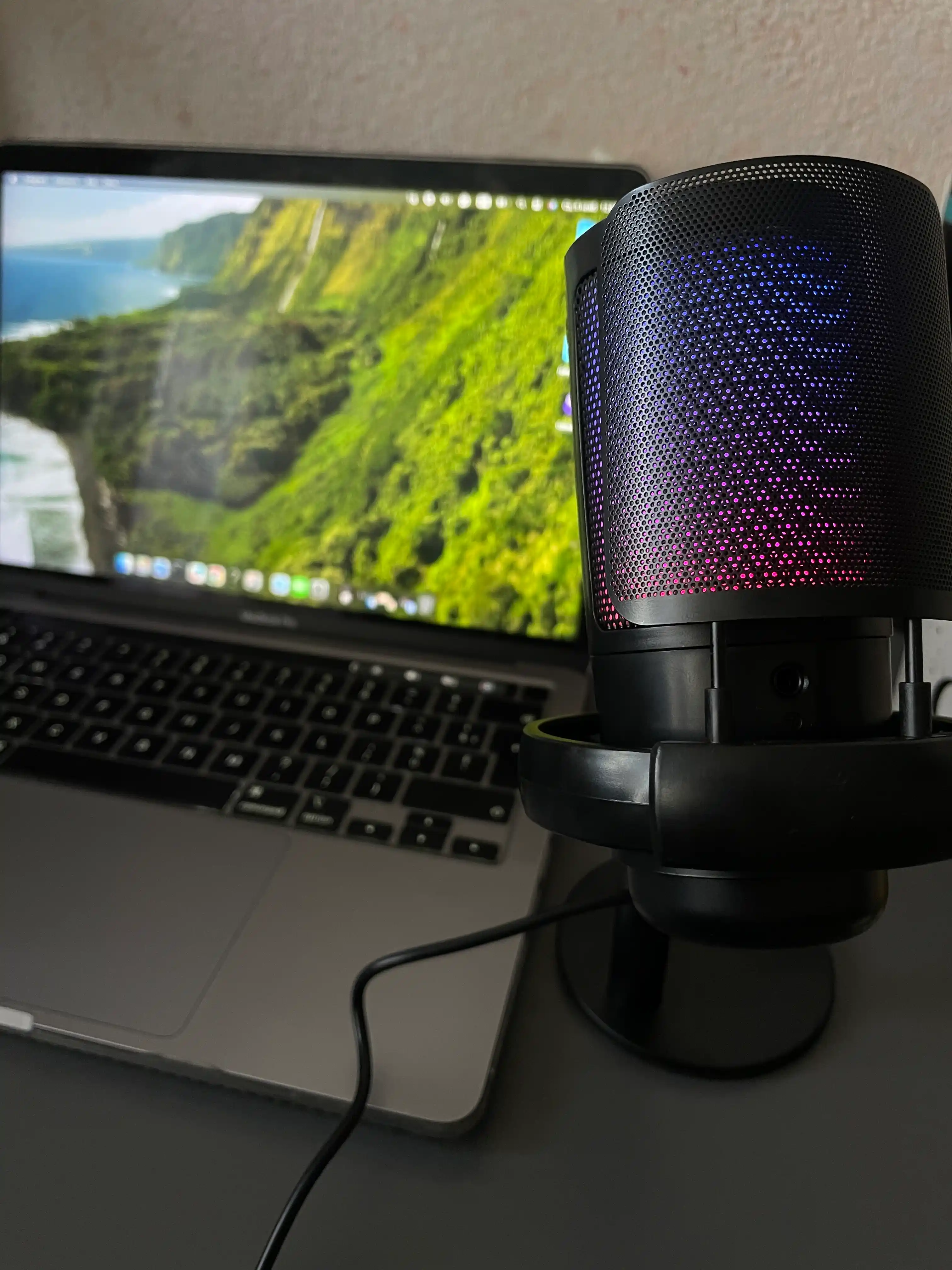 Игровой конденсаторный RGB микрофон ME6S со стойкой, шок-маунтом и поп-фильтром