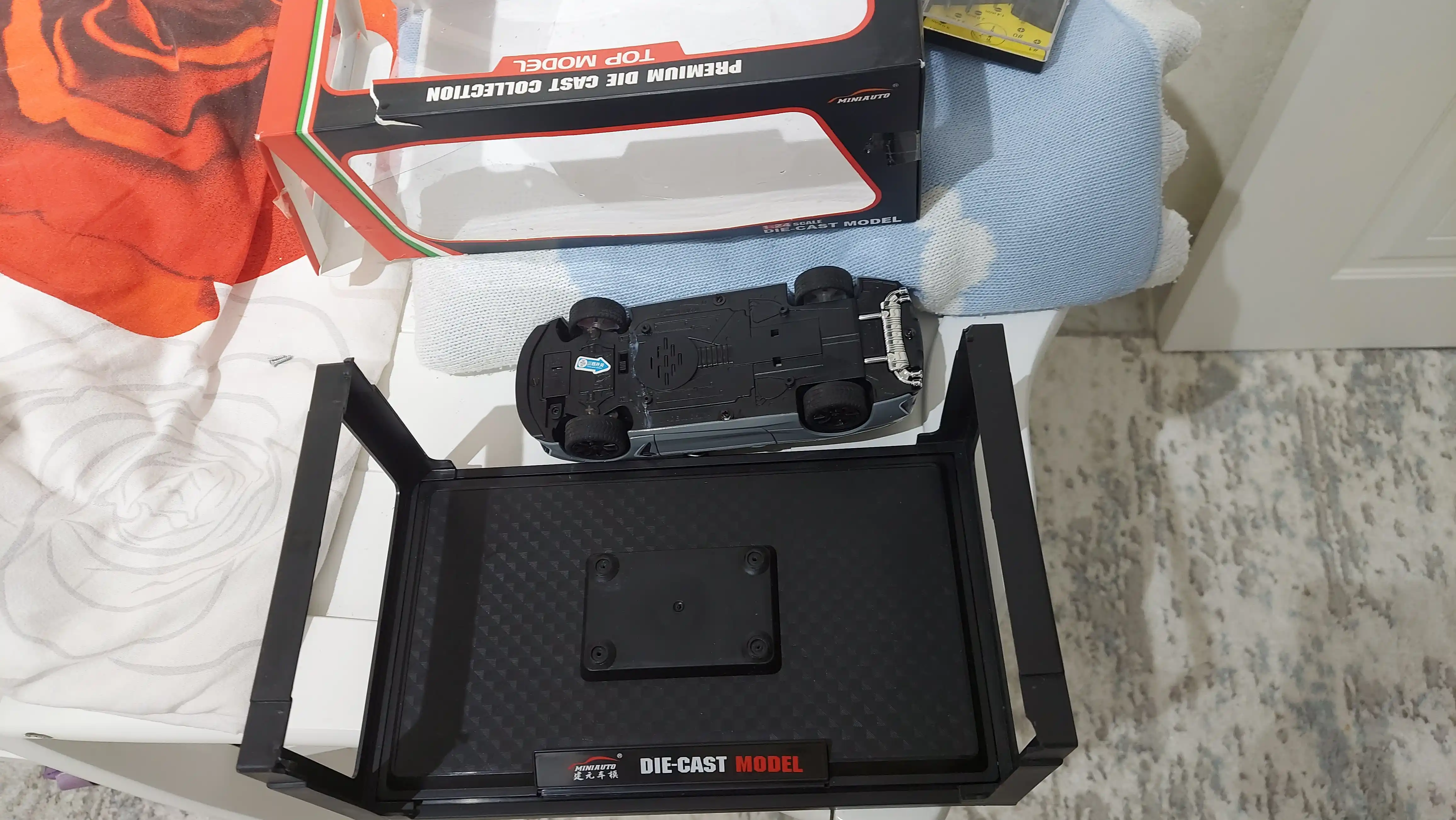 O'yinchoq metall mashina BMW M8 Thunder, 1:24