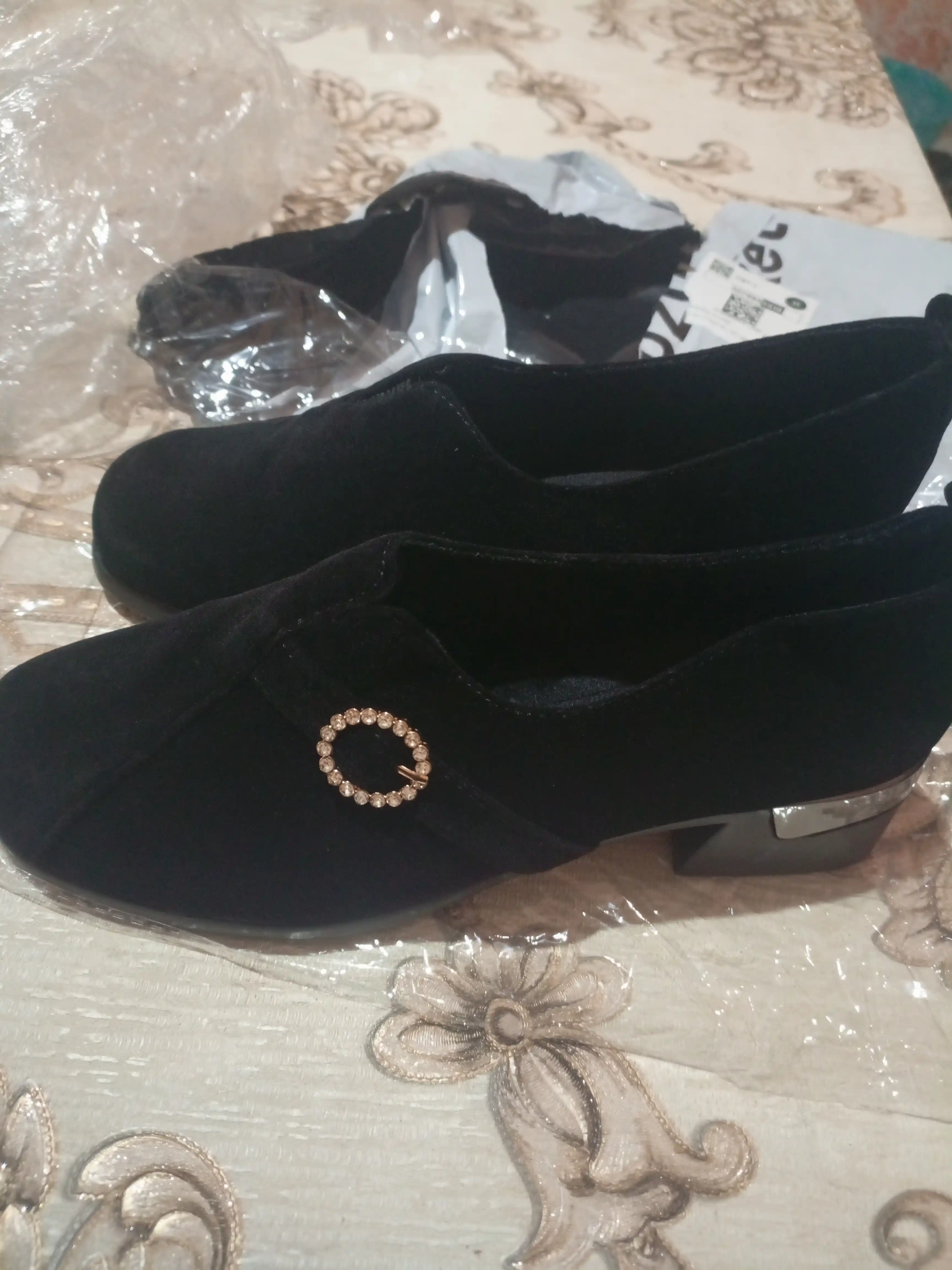 Ayollar poyabzali Sling Black Stiletto - barqaror poshnali zamonaviy poyabzal, nachos yo'q