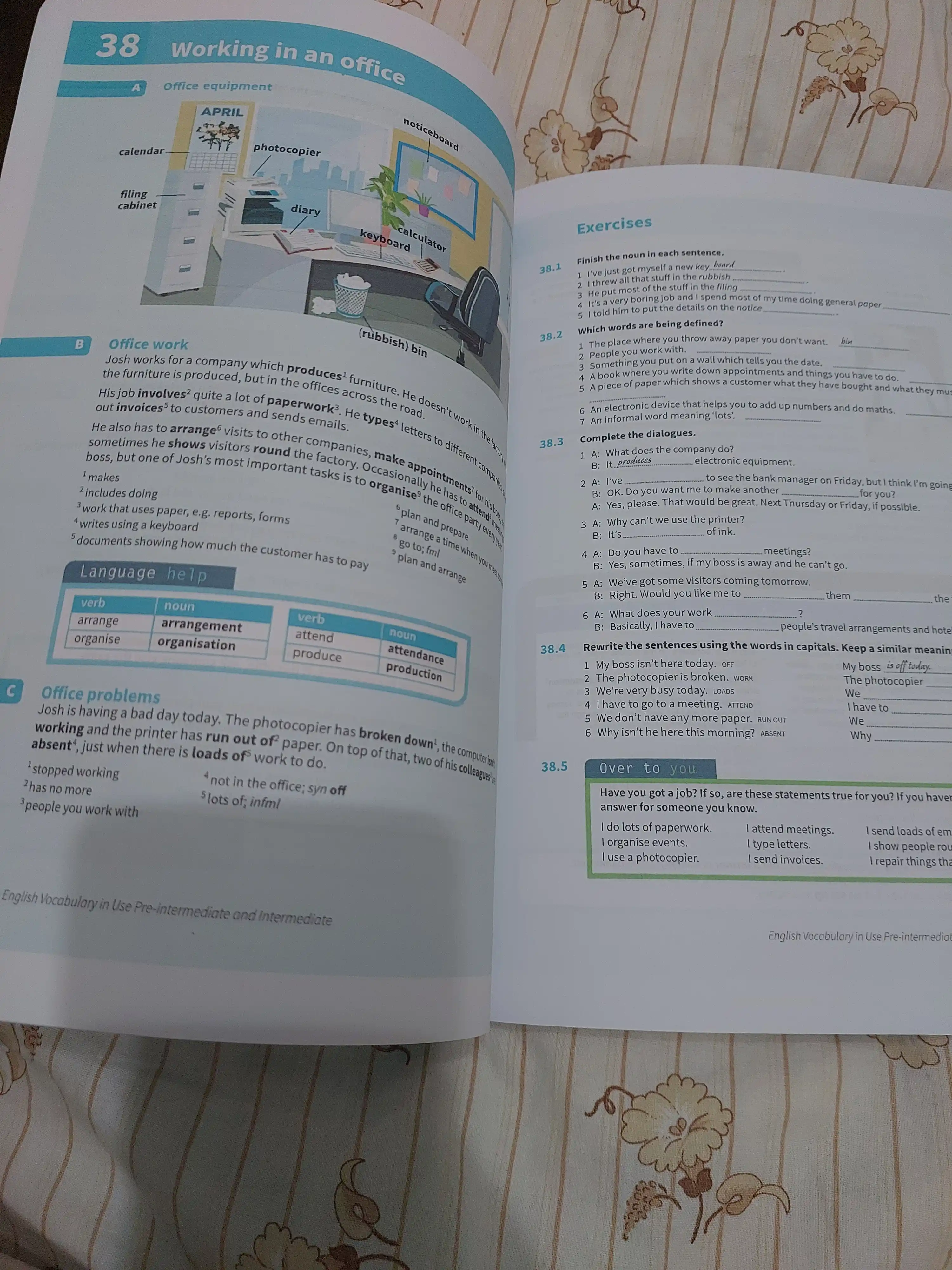 English Vocabulary in Use (A4 Format)