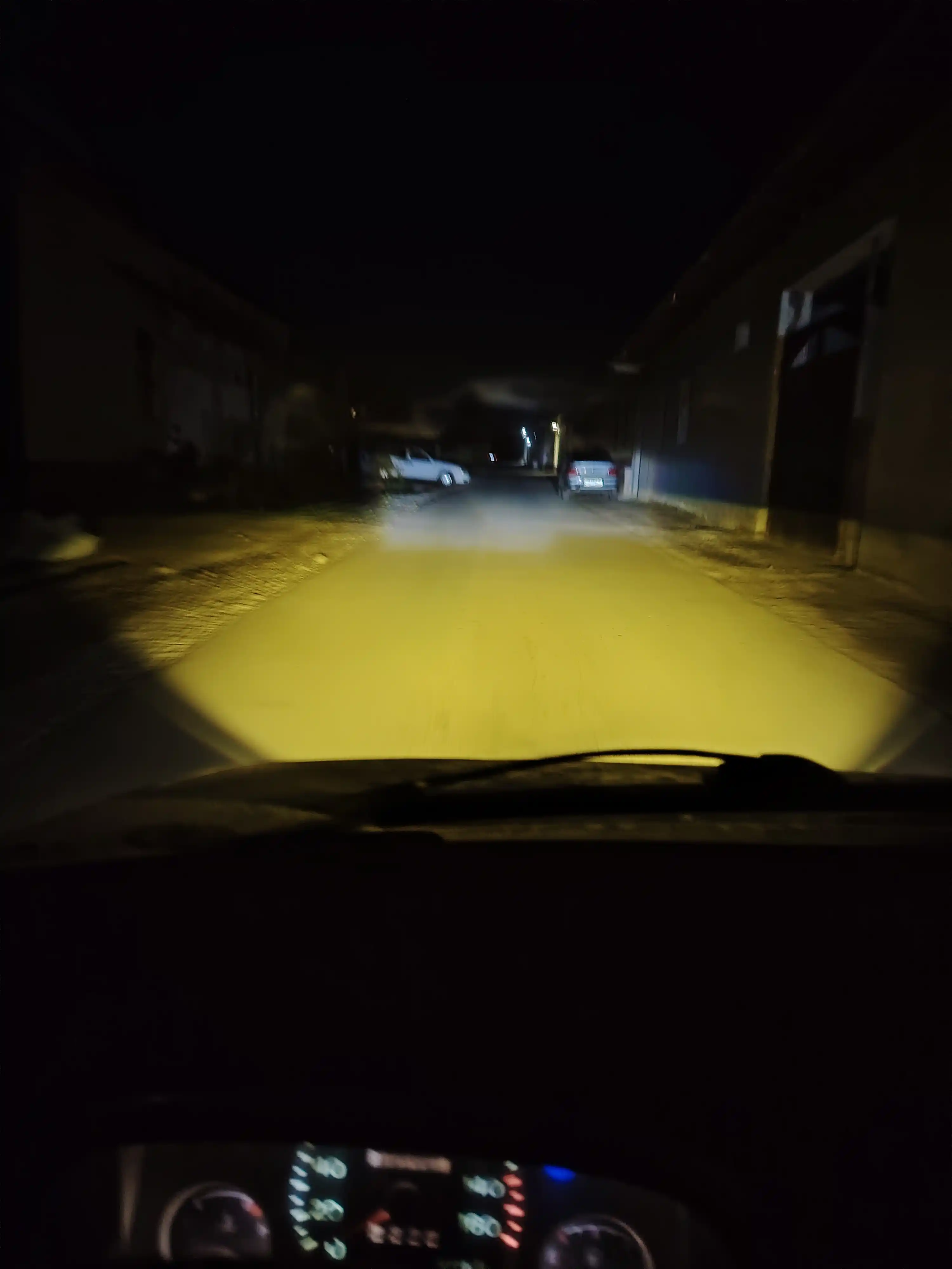 Yoritgichlar led lampa A8 oq va sariq rangli,LED - A7 LED lampalar H4 mini linzali avto