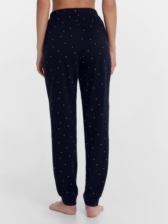 Katta o‘lchamdagi ishtonli pijama
