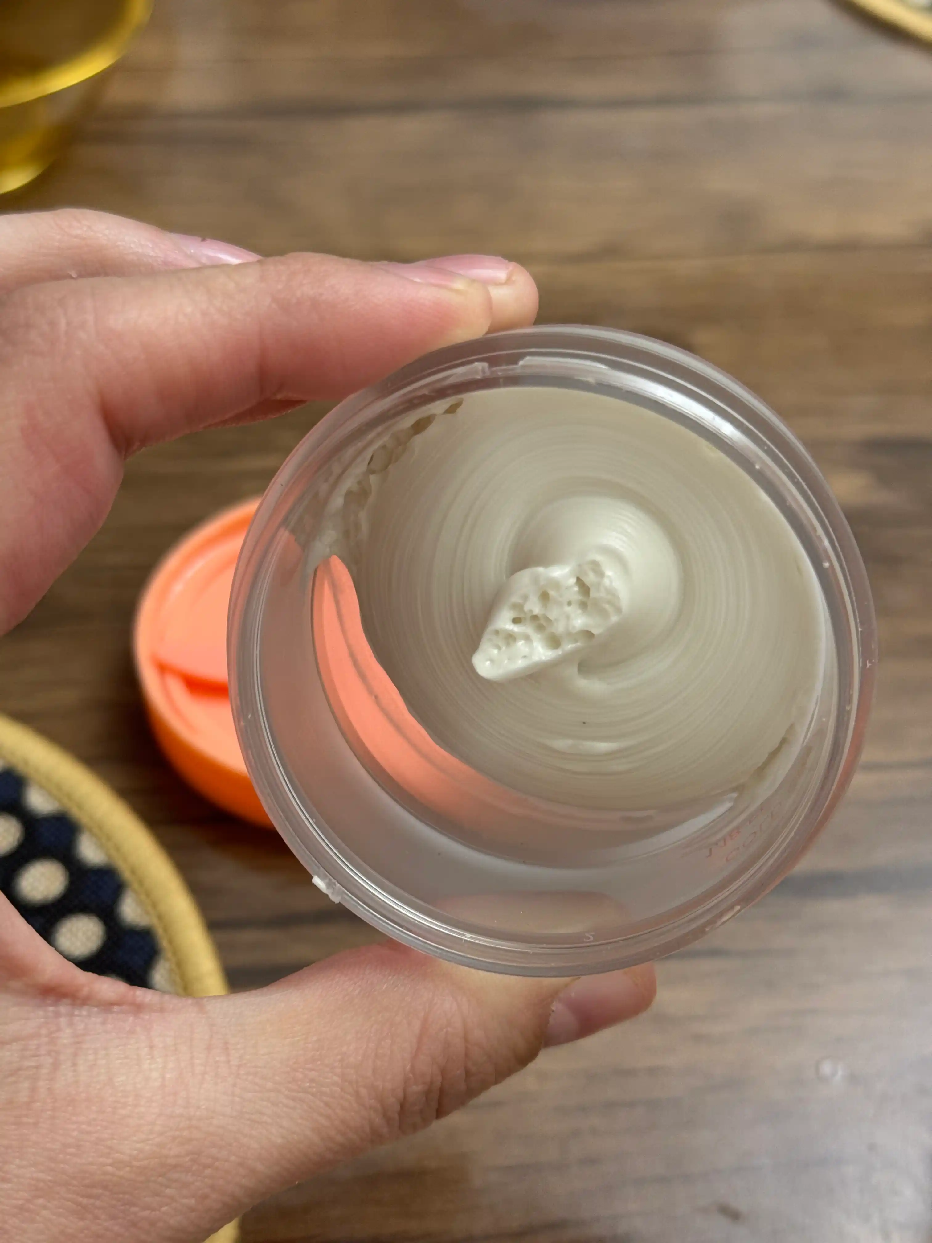 Ajinlarga qarshi oltin krem - Mio Beauty