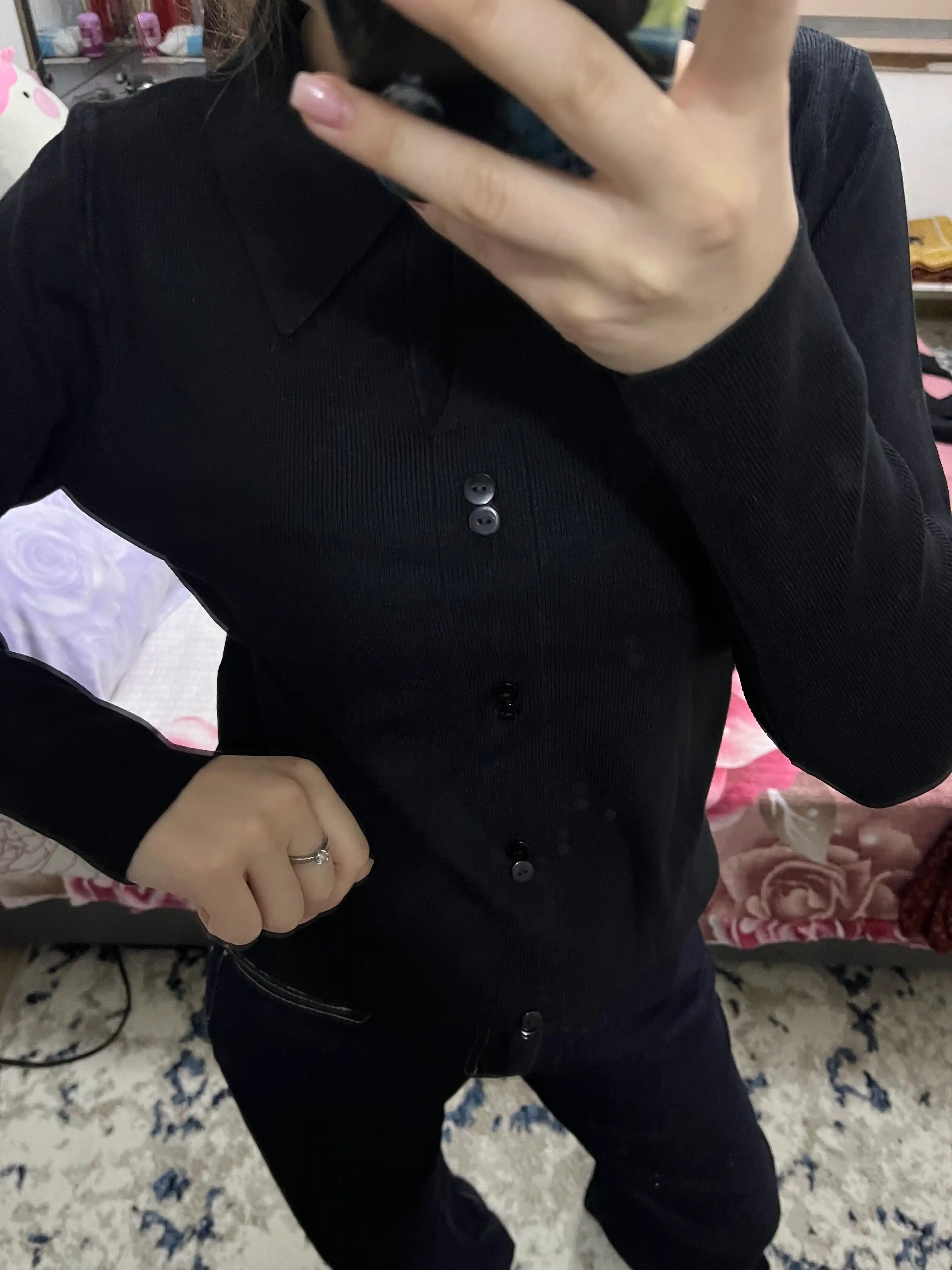 Qisqa va uzun yengli ayollar kardigani