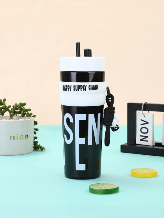 Plastik butilka naycha bilan — 950 ml, issiqqa chidamli, sport va sayohat uchun