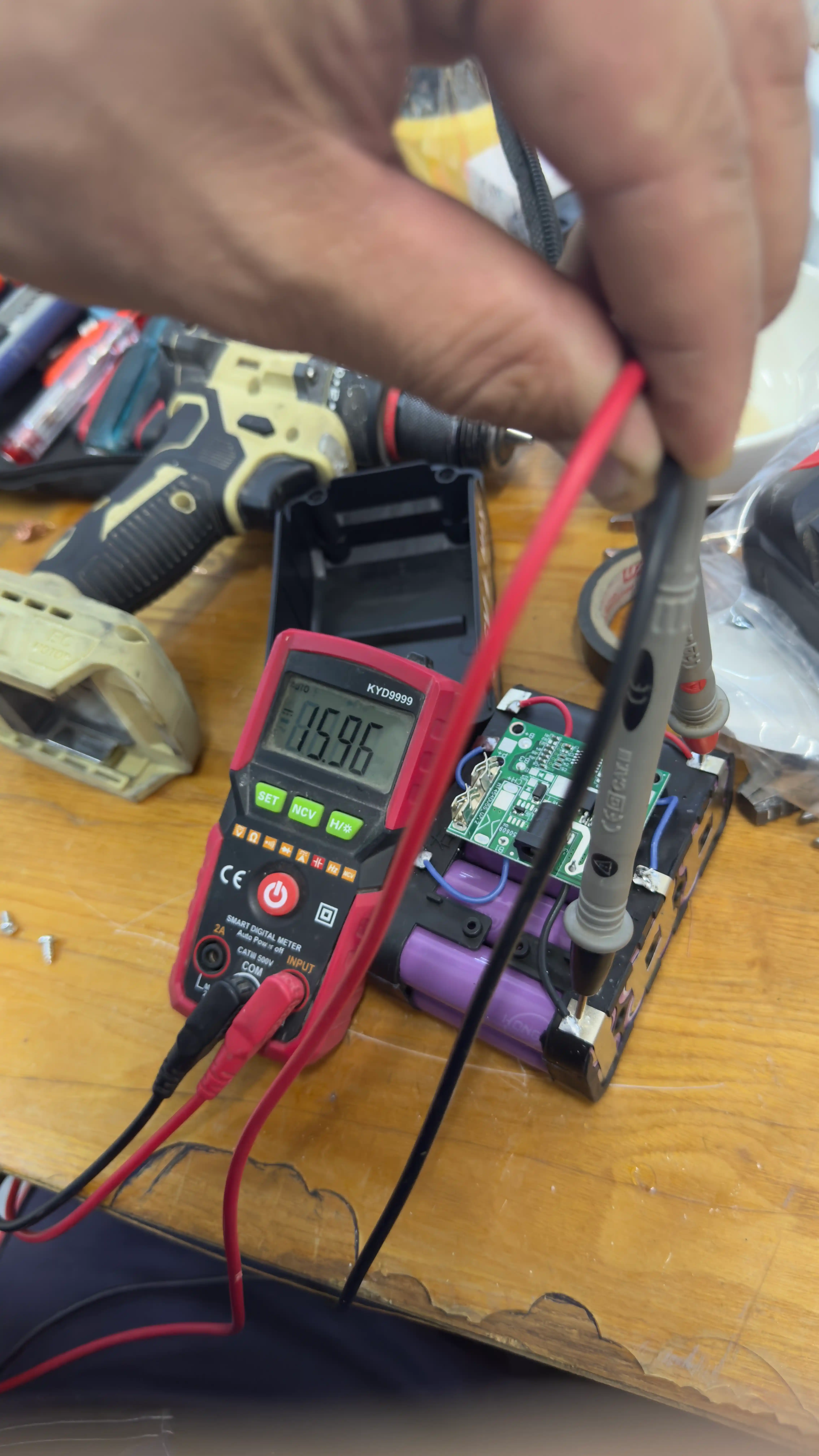 Akkumulyator elektr instrumentlar uchun 21V 96VF Li-ion, universal batareya