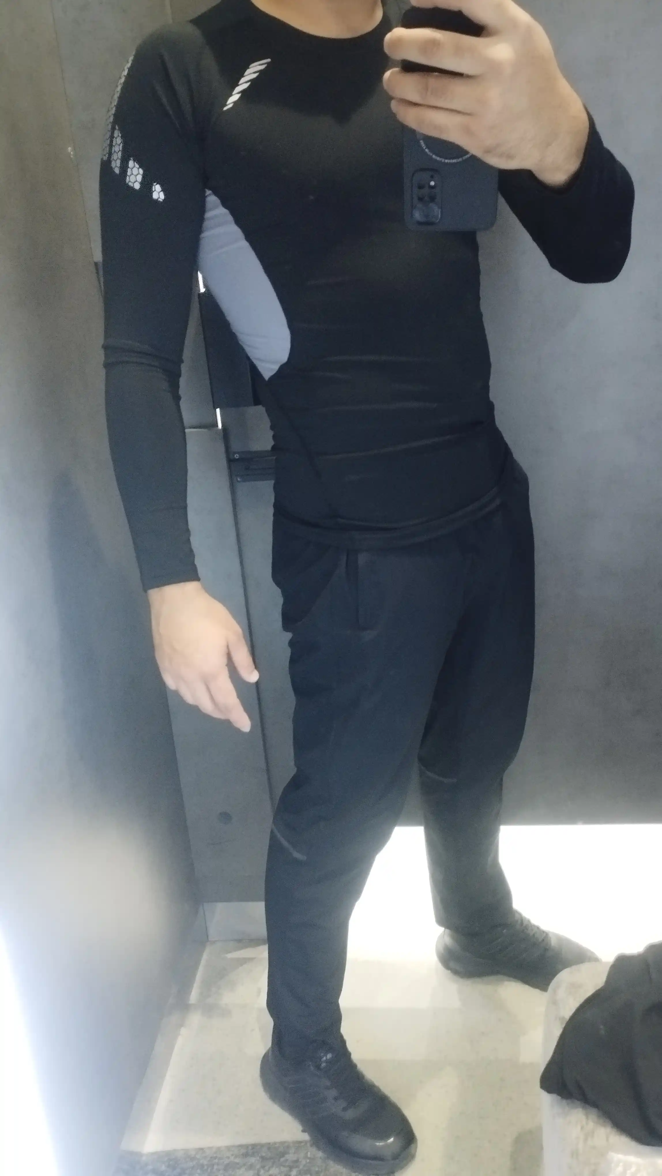 Rashgard erkaklar uchun 3 tasi 1 da, fitness uchun sport kiyimi, zal va yugirish uchun
