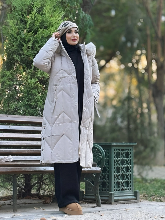 Ayollar uchun qishki kurtkalar yengi va kapishonini yechsa bo'ladi