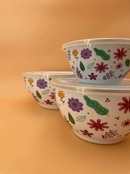 Набор эмалированных салатников, мисок с крышками, 1, 2.5, 4 литра