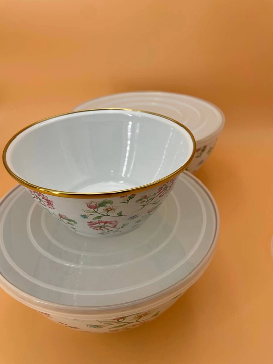 Набор эмалированных салатников, мисок с крышками, 1, 2.5, 4 литра