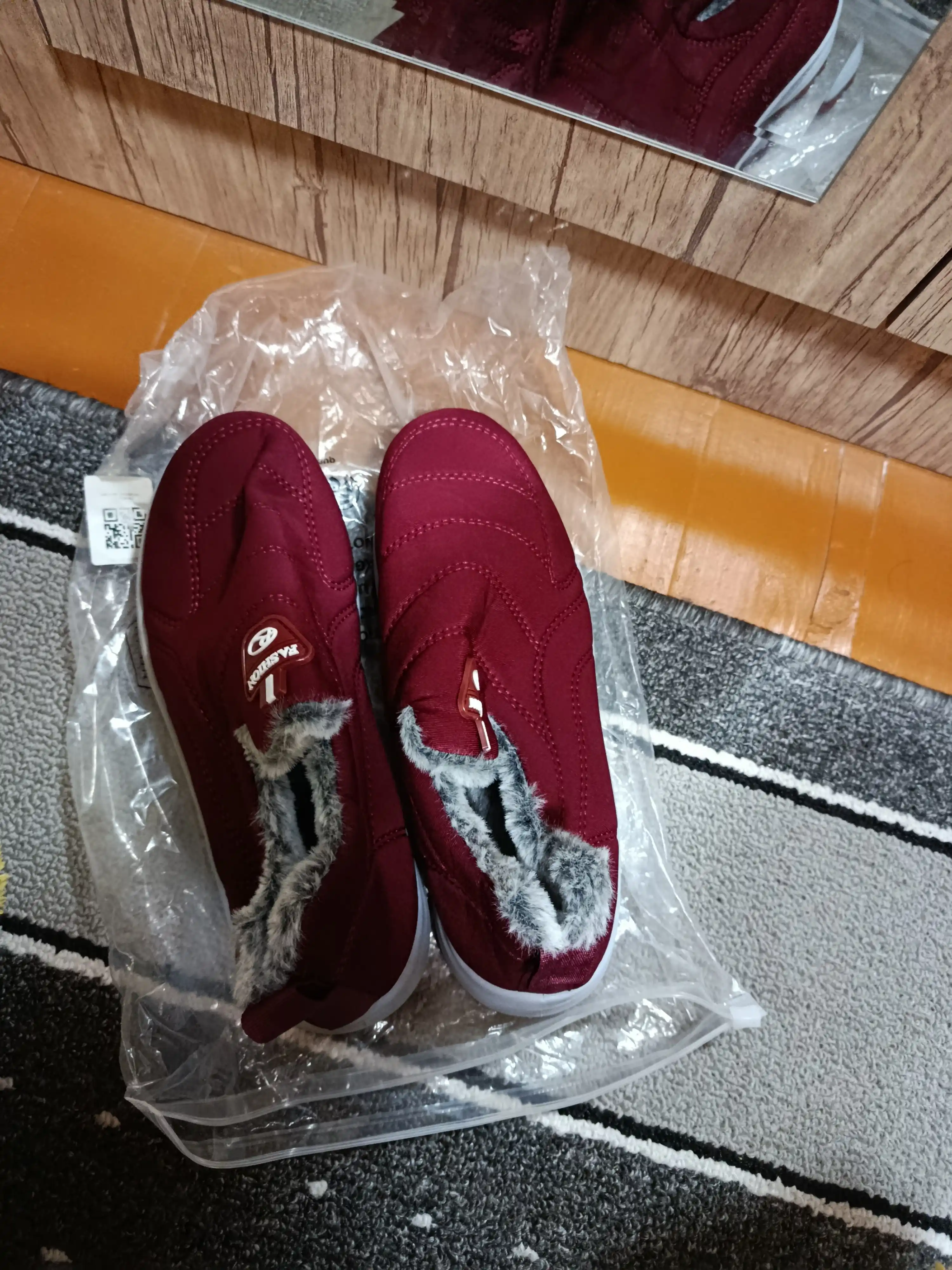 Ayollar va erkaklar uchun qishki poyabzal, 1 o‘lchamga kichik o‘lchamli