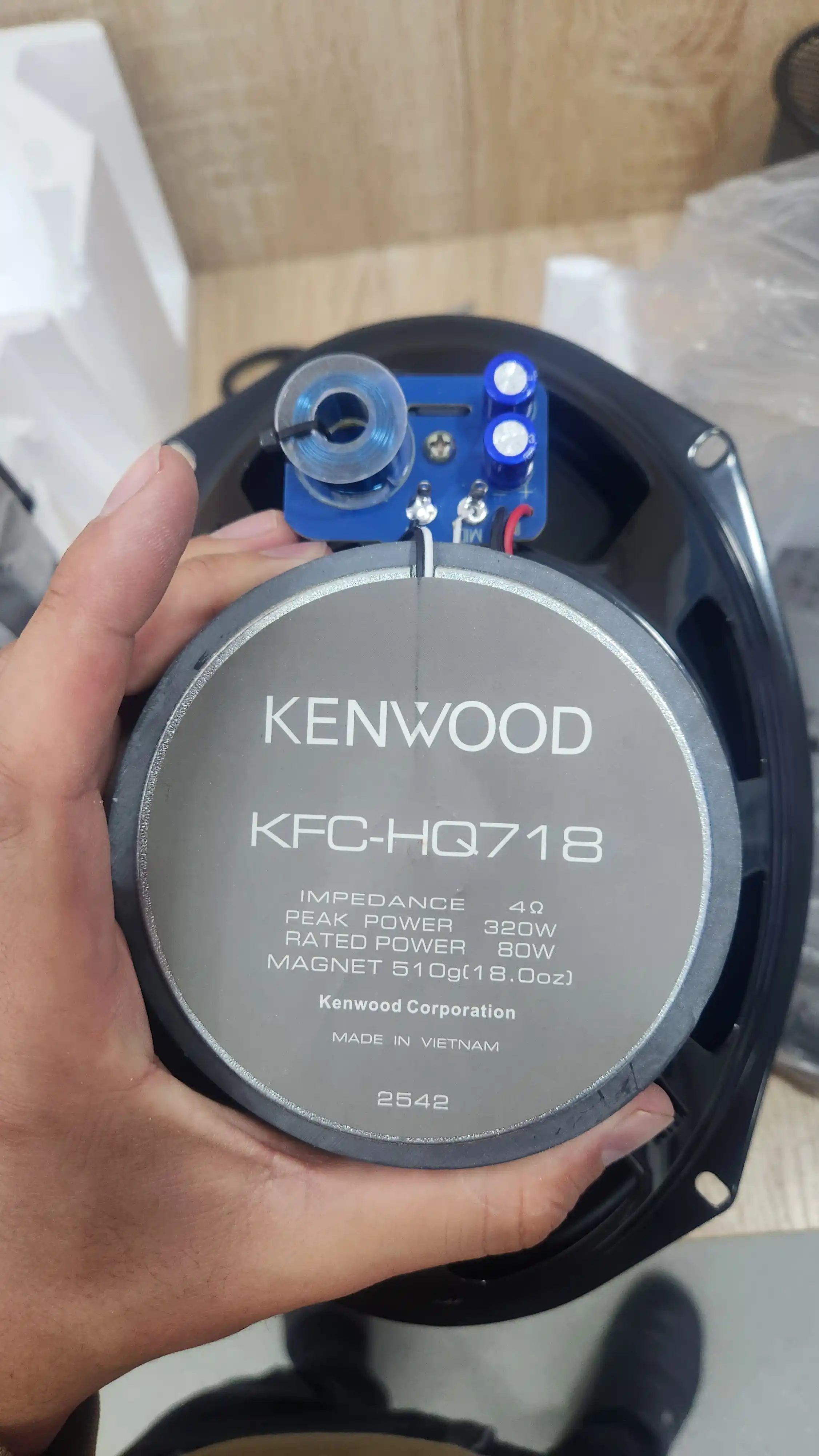 Kenwood kolonka Kfc-hq 718 model BASS