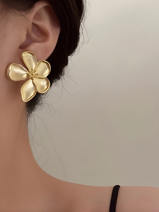 Серьги, современный стиль
