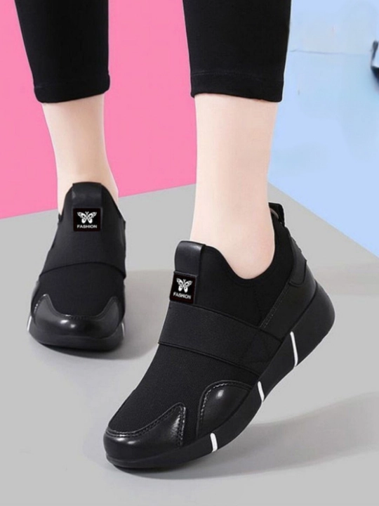 Ayollar qora krossovkalari,yengil va qulay,slip-on poyabzal,kuzgi kundalik oyoq kiyim