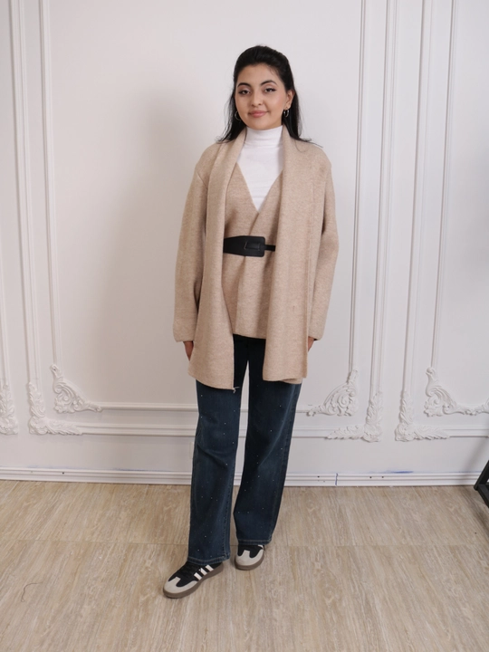 Ayollar jaket-kardigani, drapirovkali yoqa, to‘g‘ri bichimli, midi