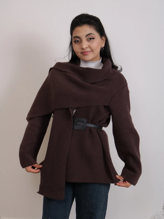 Ayollar jaket-kardigani, drapirovkali yoqa, to‘g‘ri bichimli, midi