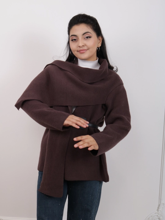 Ayollar jaket-kardigani, drapirovkali yoqa, to‘g‘ri bichimli, midi
