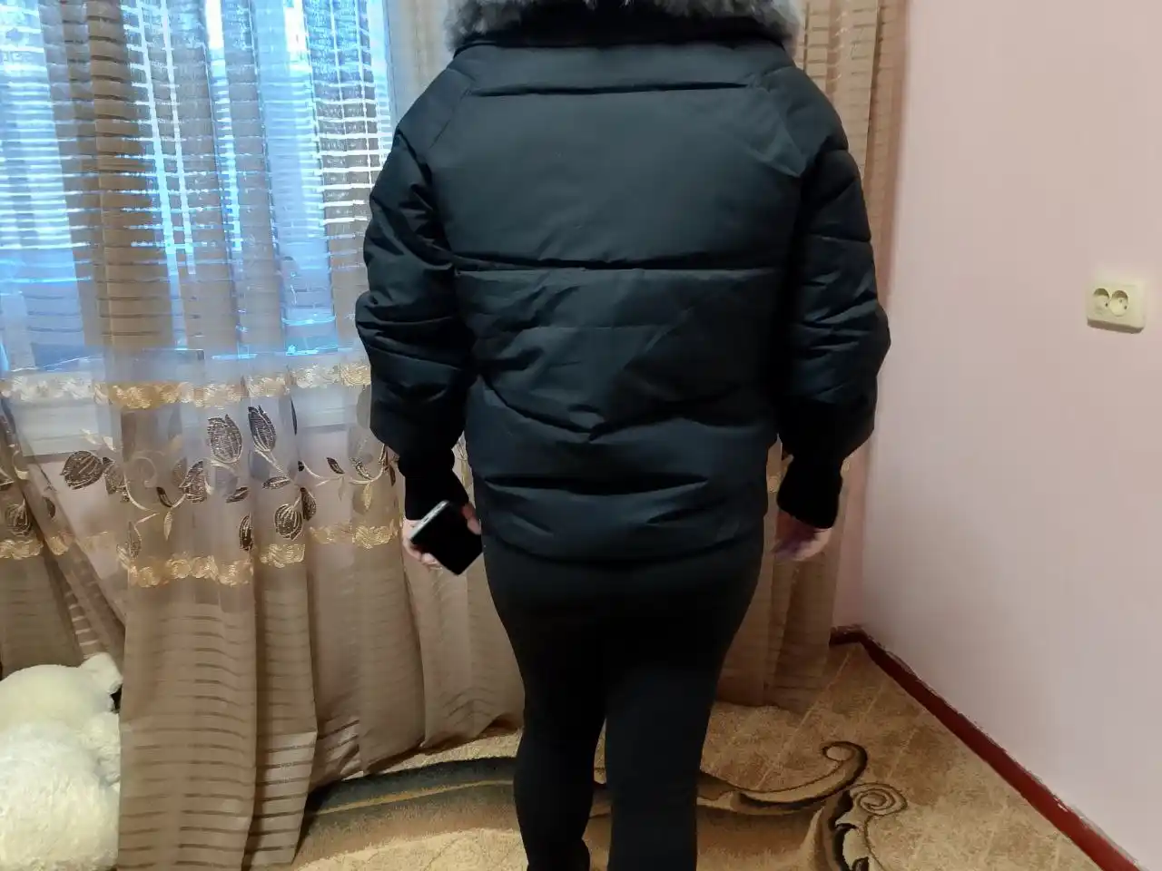 Теплая, стильная и удобная женская куртка, идеально подходящая для холодных дней