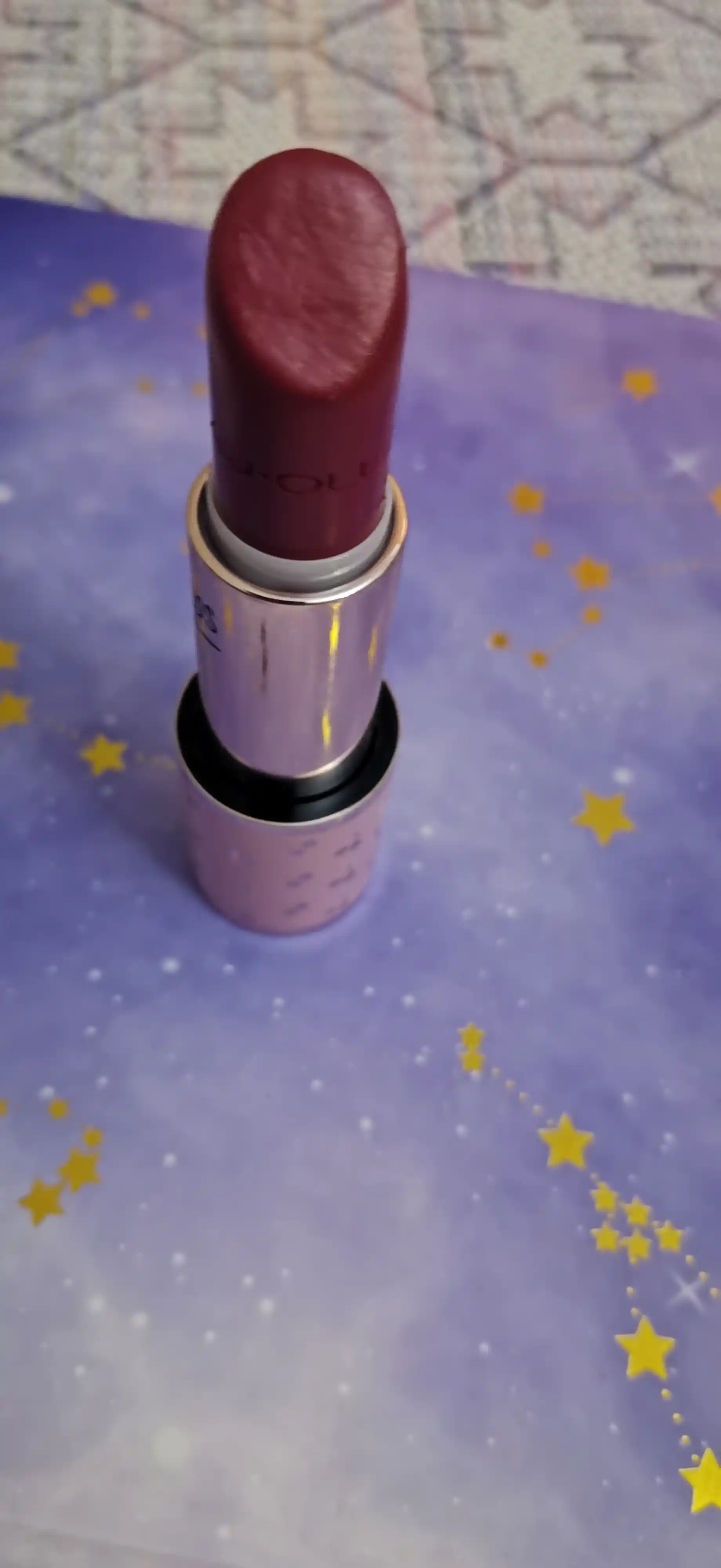 Lab bo'yog'i Naj Oleari Creamy Delight Lipstick 17 lacquer red