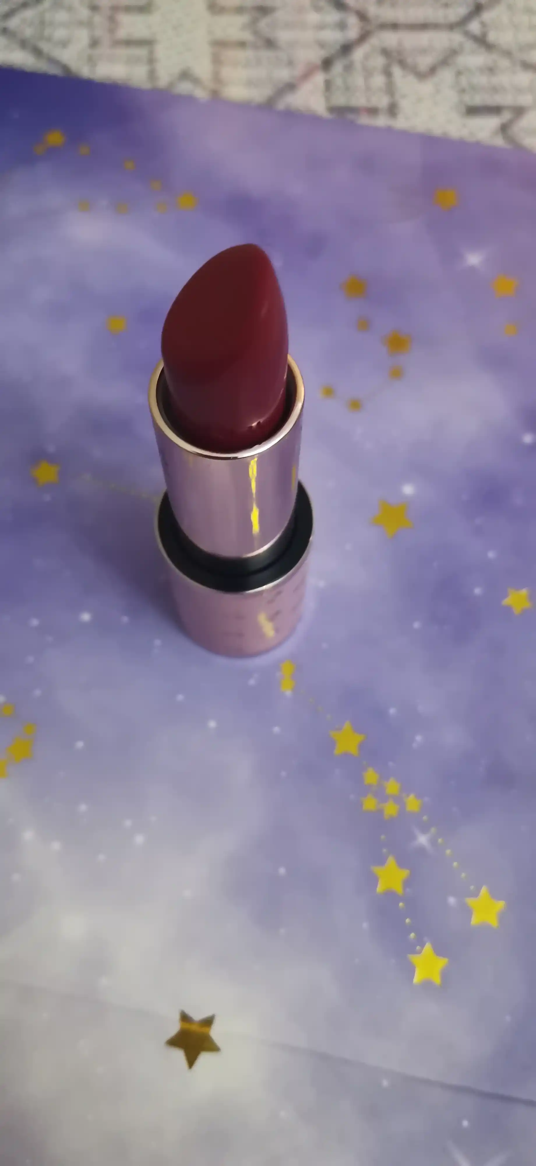 Lab bo'yog'i Naj Oleari Creamy Delight Lipstick 17 lacquer red