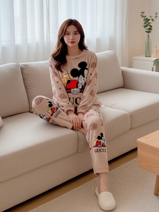Pijama ayollar uchun