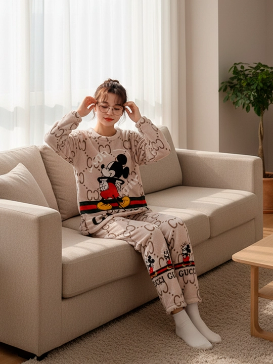 Pijama ayollar uchun