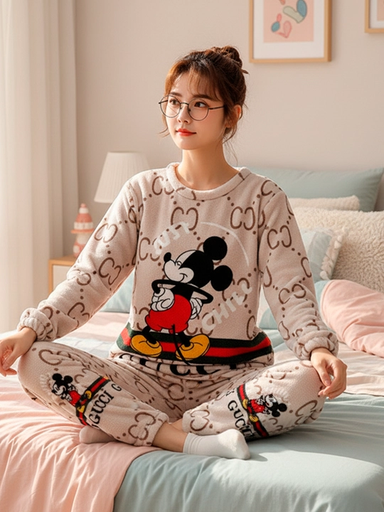 Pijama ayollar uchun