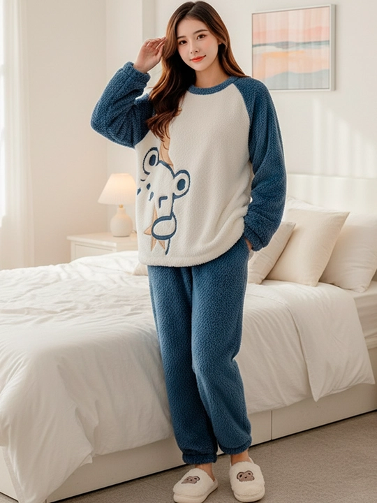 Ayollar uchun pijama tepa past