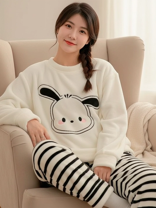 Ayollar uchun pijama tepa past