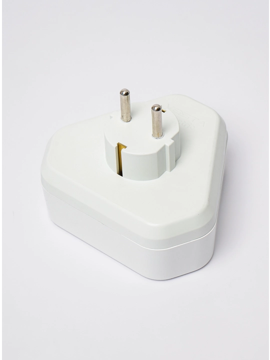 Uch rozetkali troynik Vesta electrical