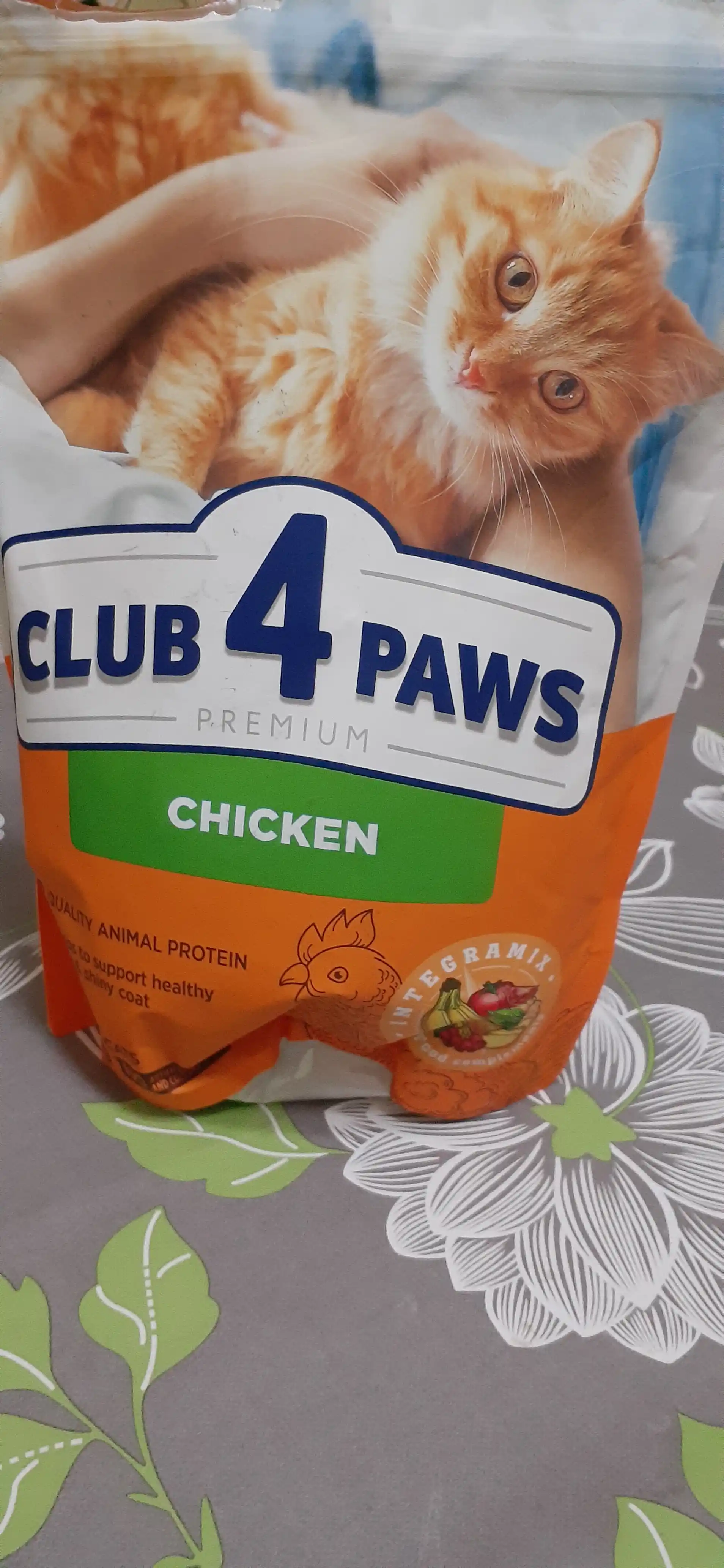 Club 4 Paws mushuklar uchun quruq yem, tovuq go‘shti bilan, 900 g